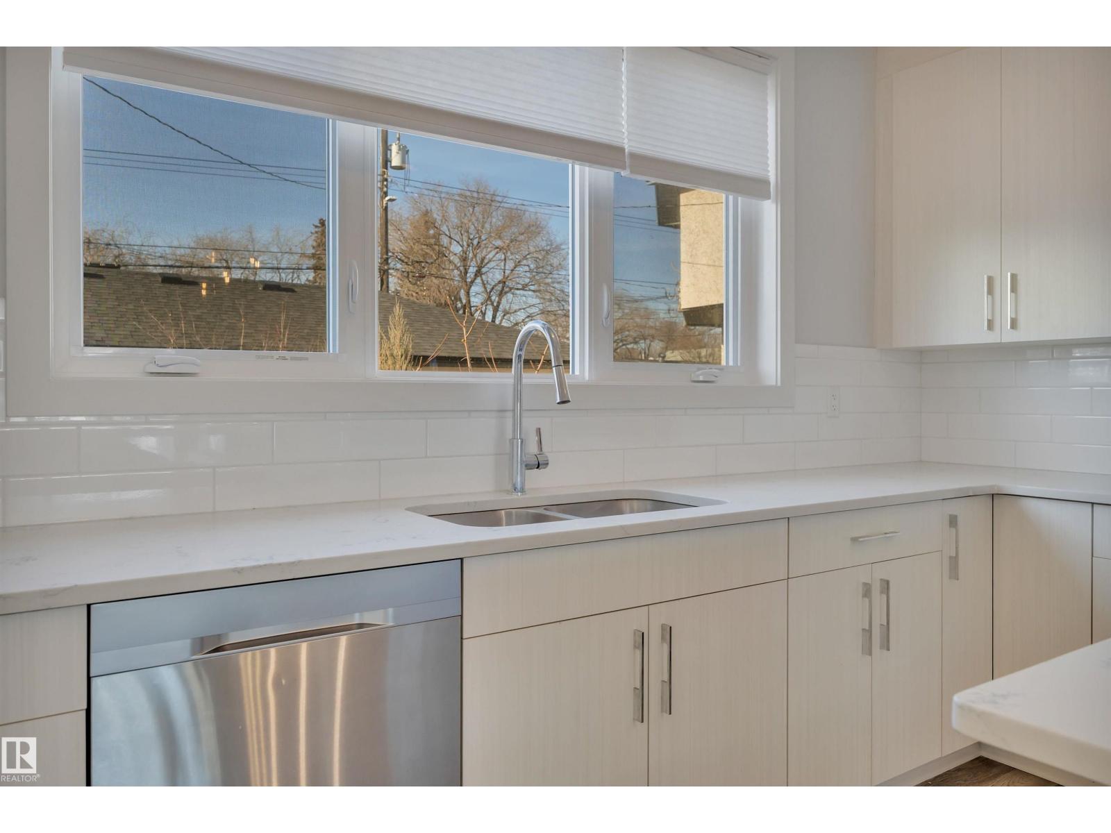 9246 90 ST NW, Edmonton