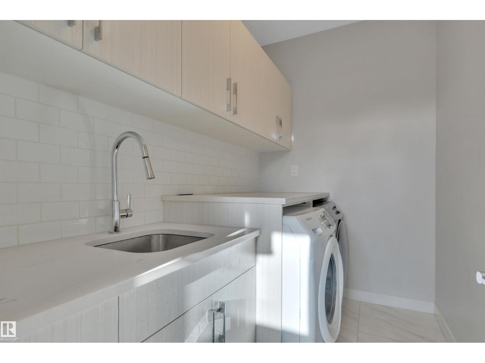 9246 90 ST NW, Edmonton