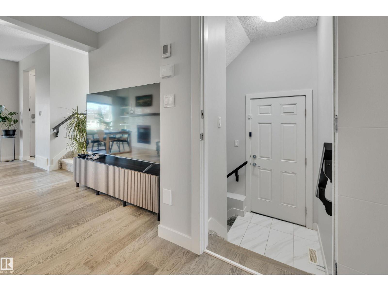 9246 90 ST NW, Edmonton