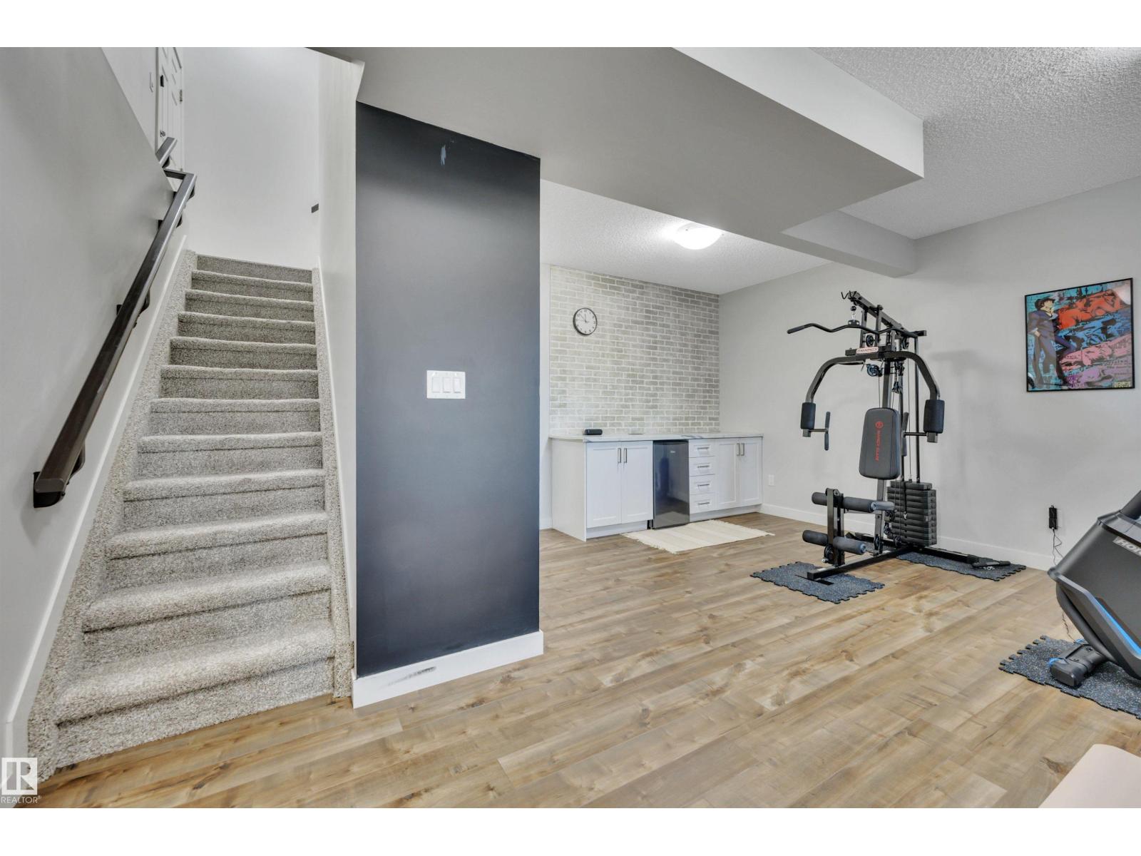 9246 90 ST NW, Edmonton