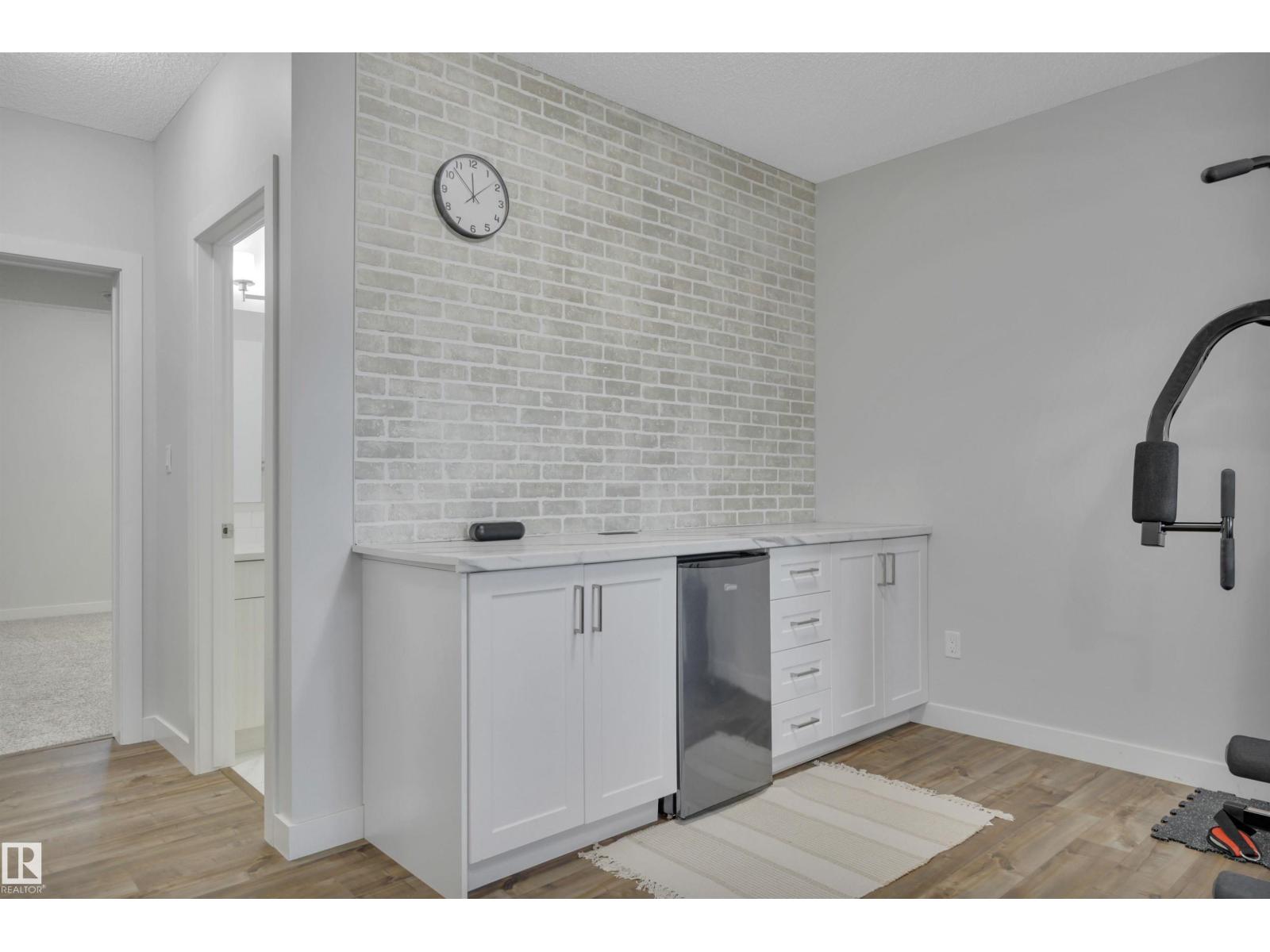 9246 90 ST NW, Edmonton