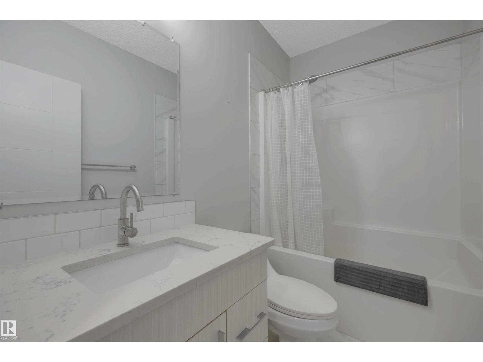 9246 90 ST NW, Edmonton