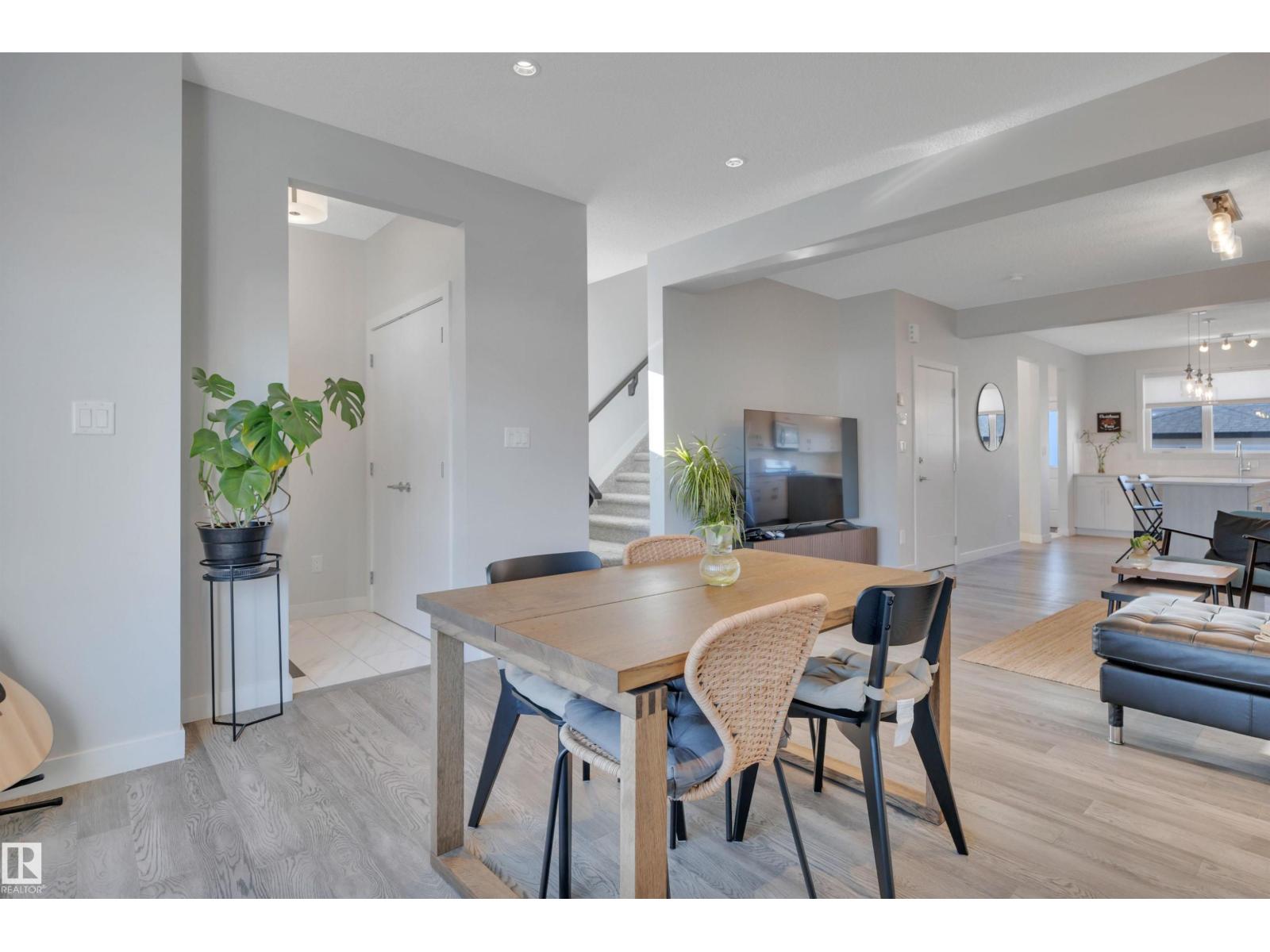 9246 90 ST NW, Edmonton