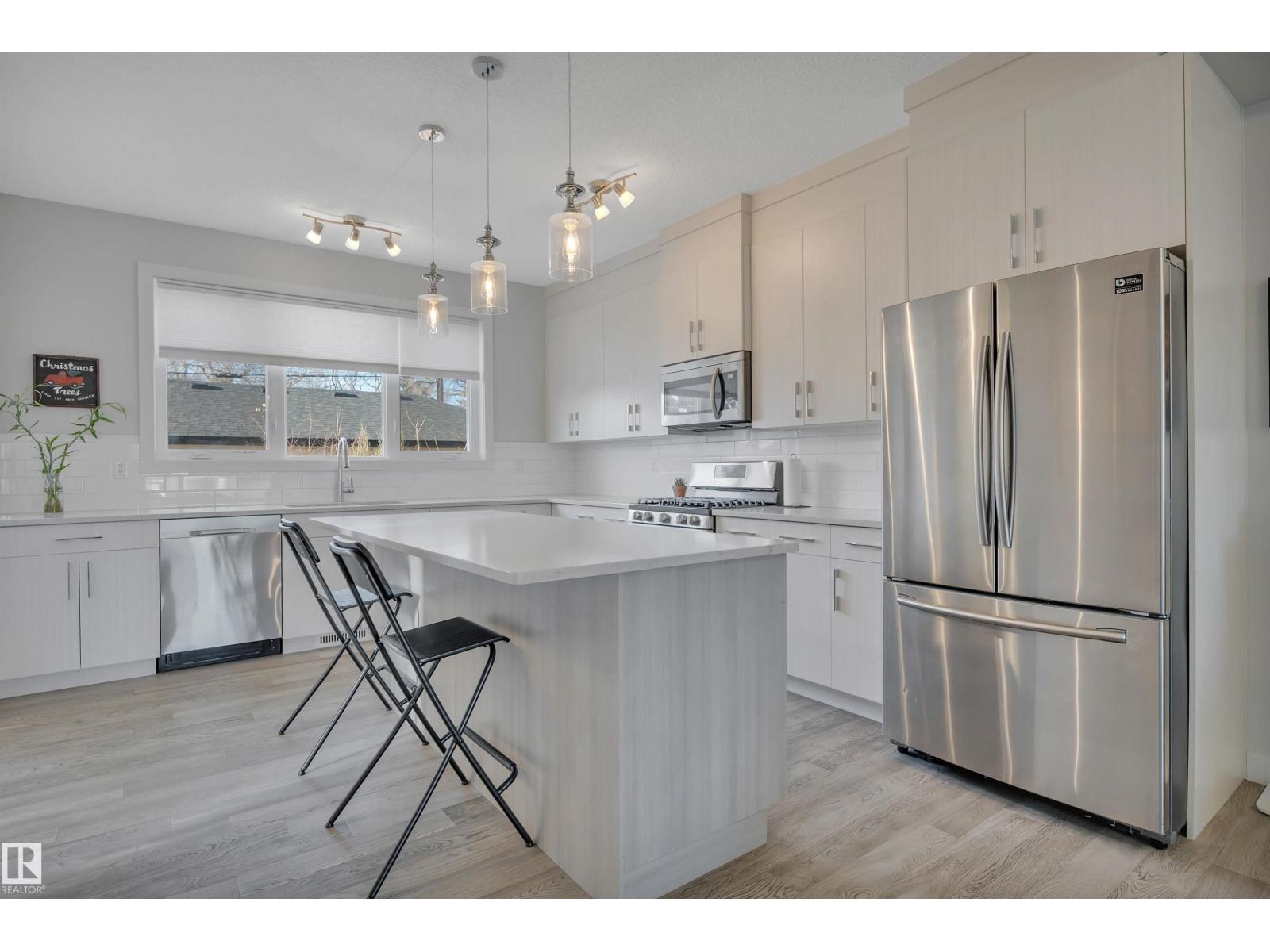 9246 90 ST NW, Edmonton