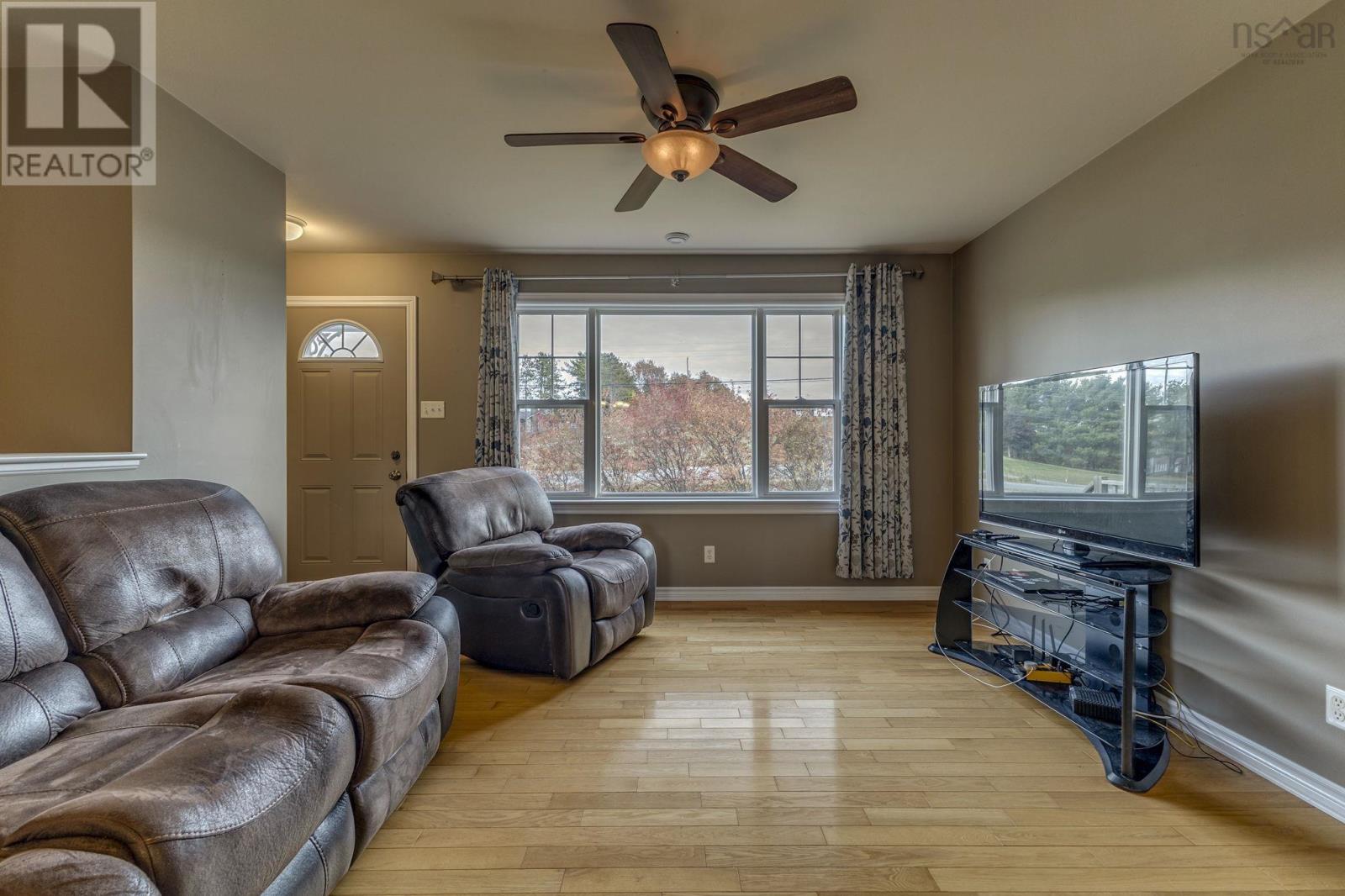 Property 24 of 28 of 228 Greenhill Road