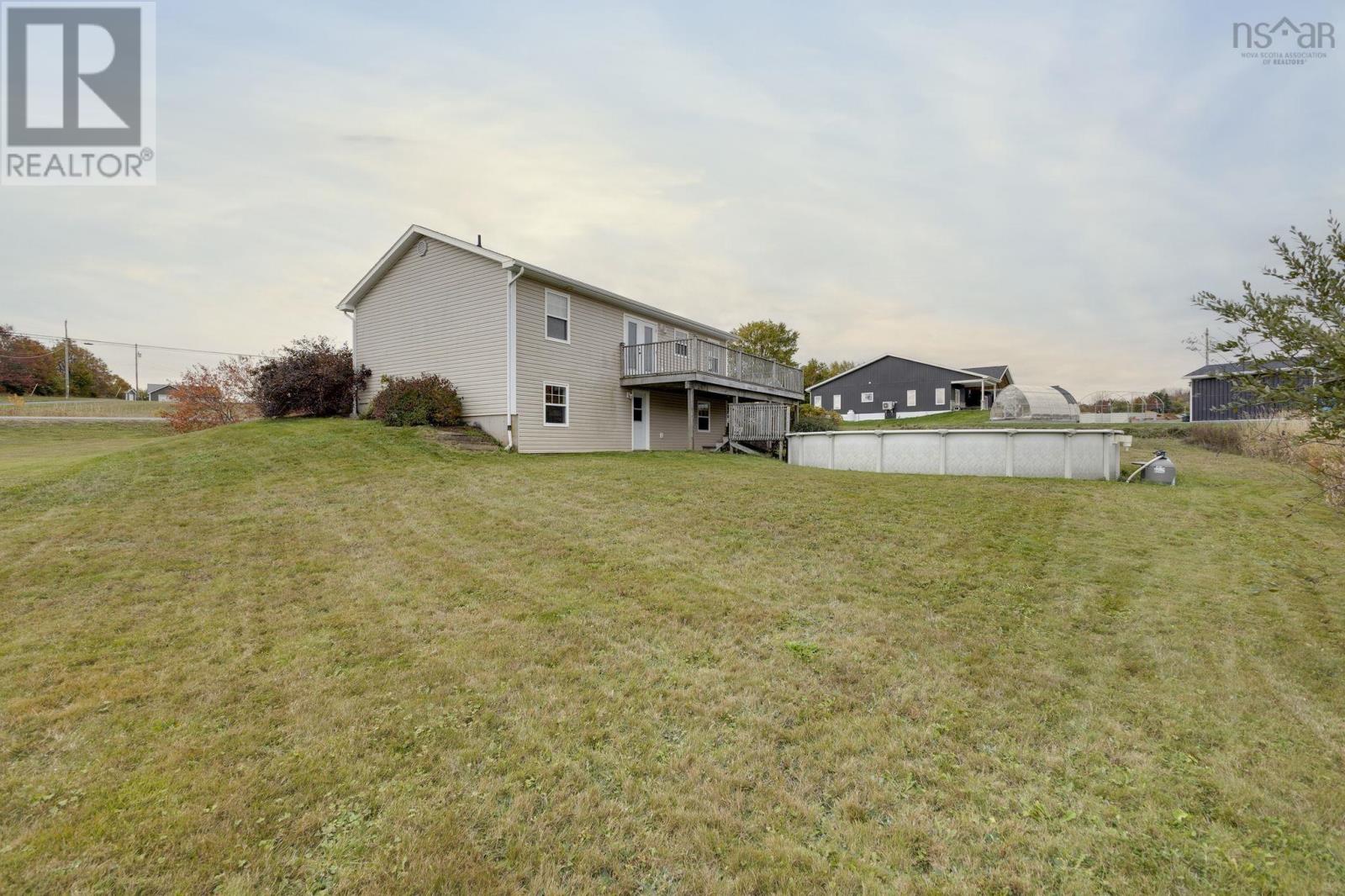 Property 11 of 28 of 228 Greenhill Road