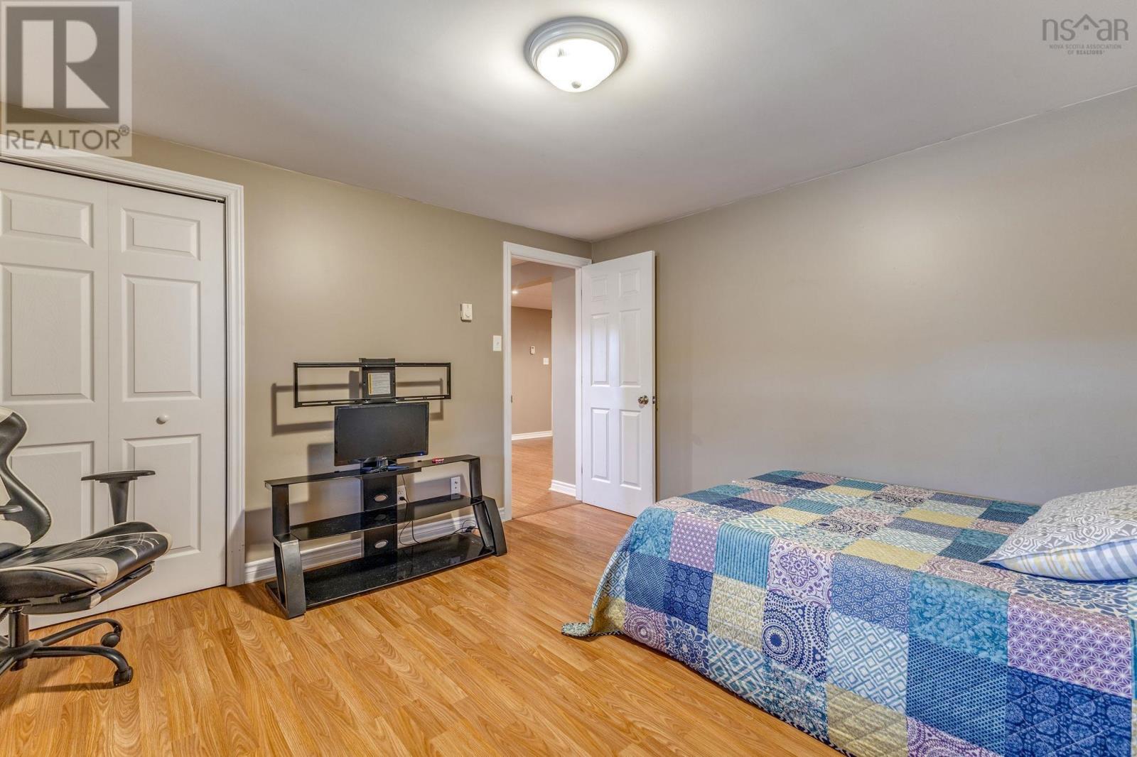 Property 7 of 28 of 228 Greenhill Road