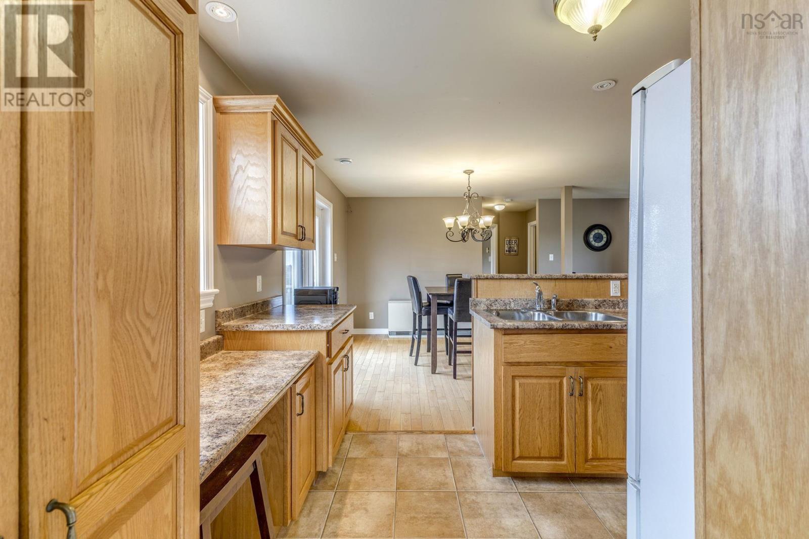 Property 20 of 28 of 228 Greenhill Road