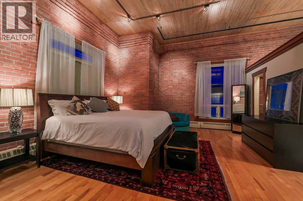 Single Family House Loft for Sale in    Avenue SW Beltline Calgary 