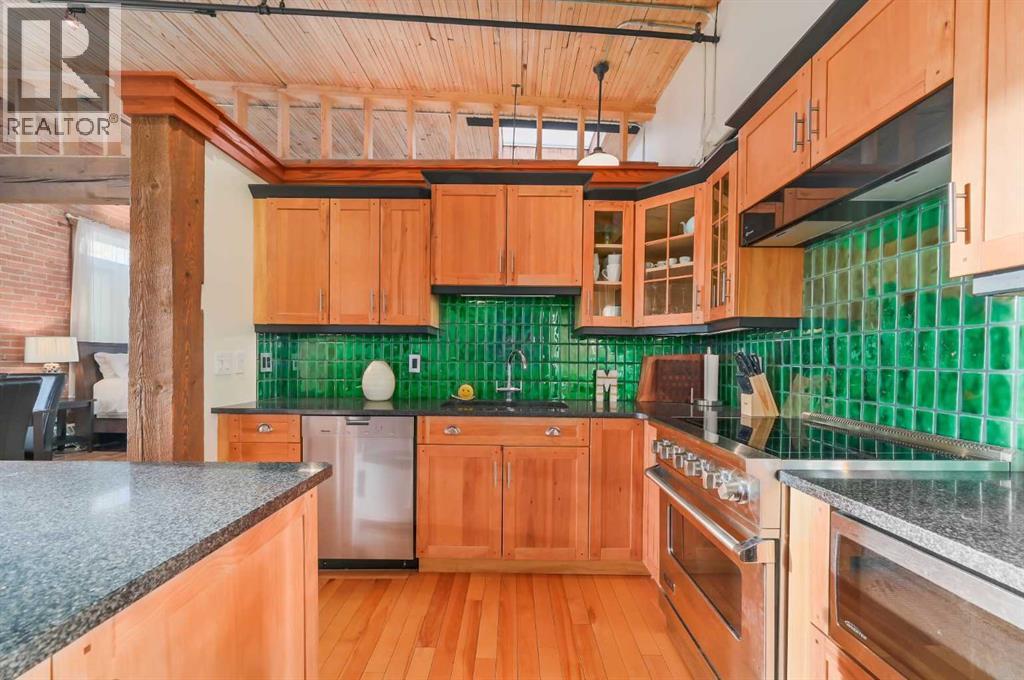 Single Family House Loft for Sale in    Avenue SW Beltline Calgary 