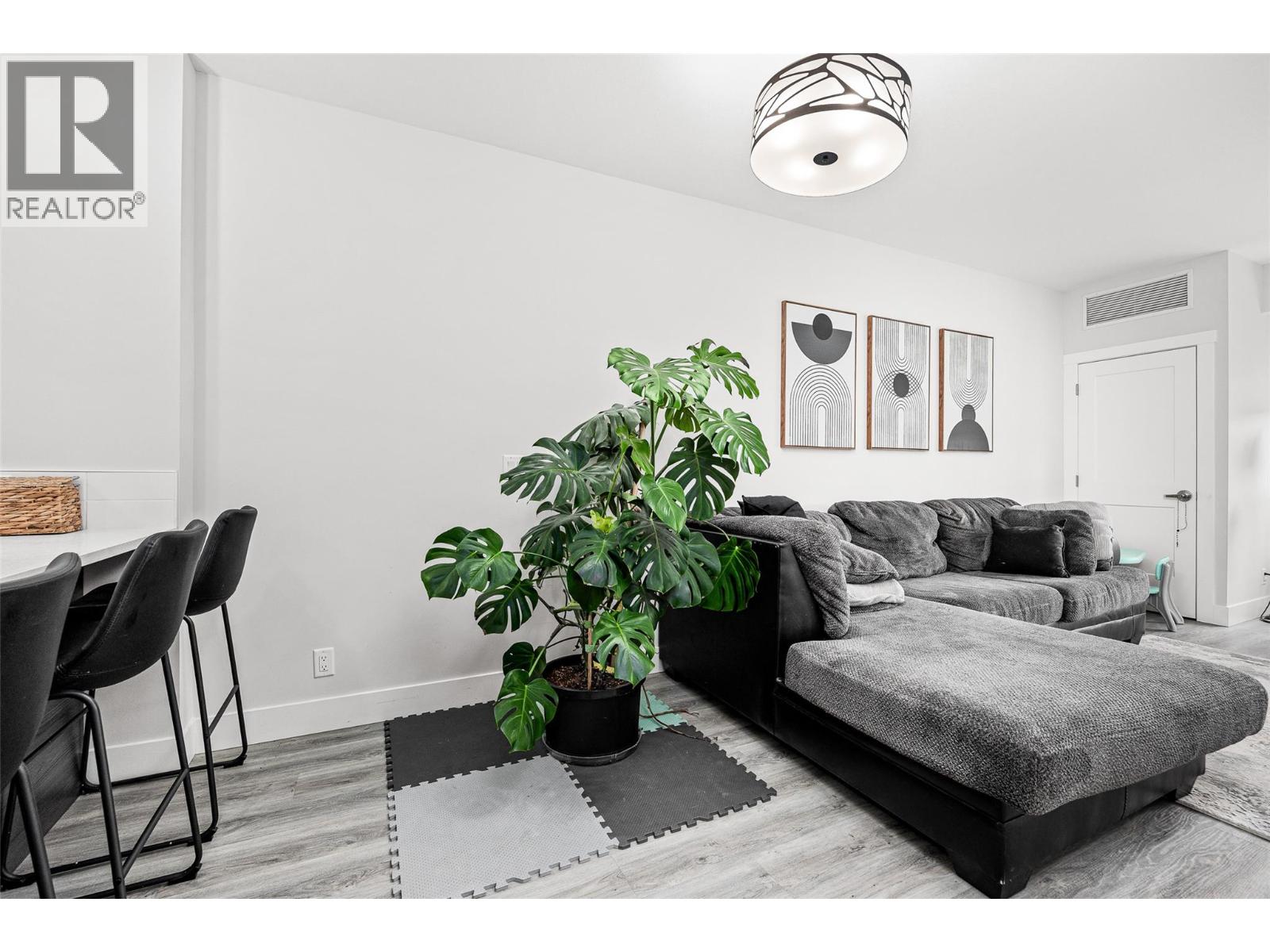 403 191 Hollywood Road, Kelowna