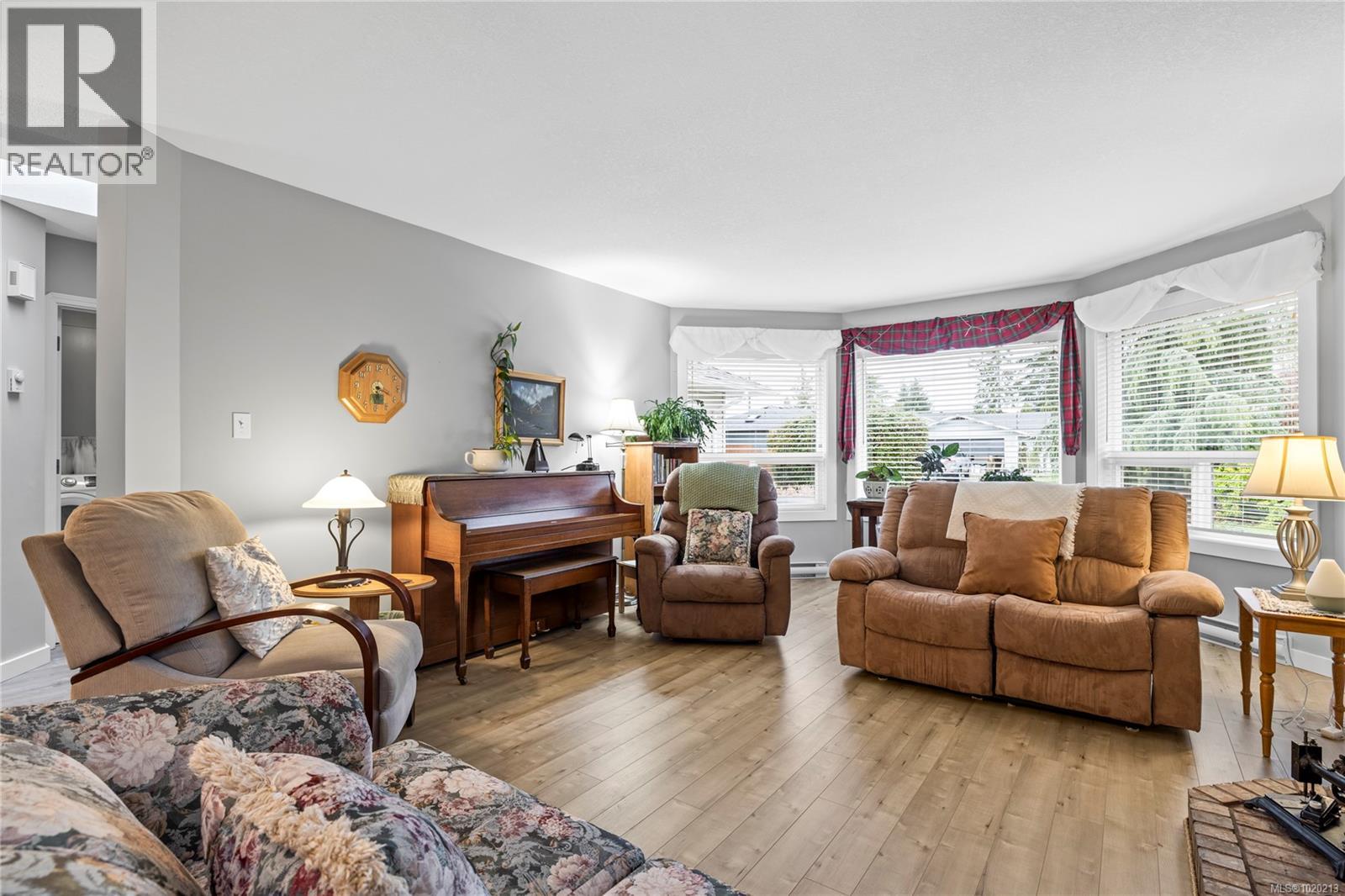 779 Daffodil Dr, Parksville