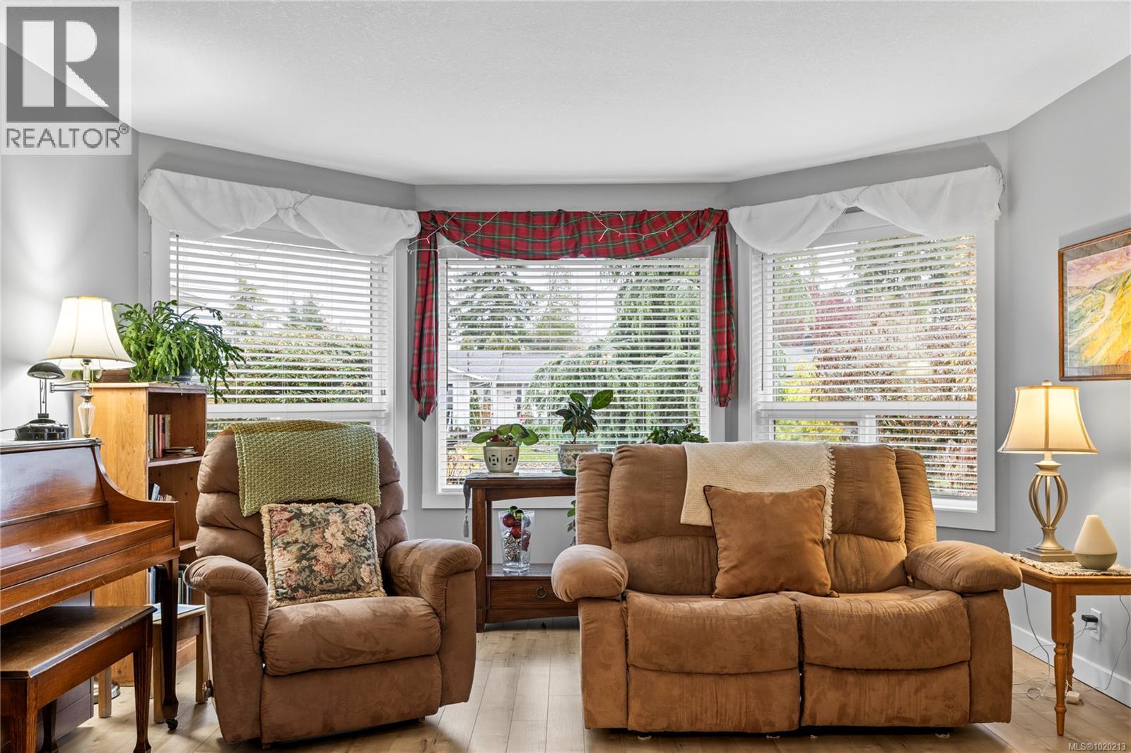 779 Daffodil Dr, Parksville