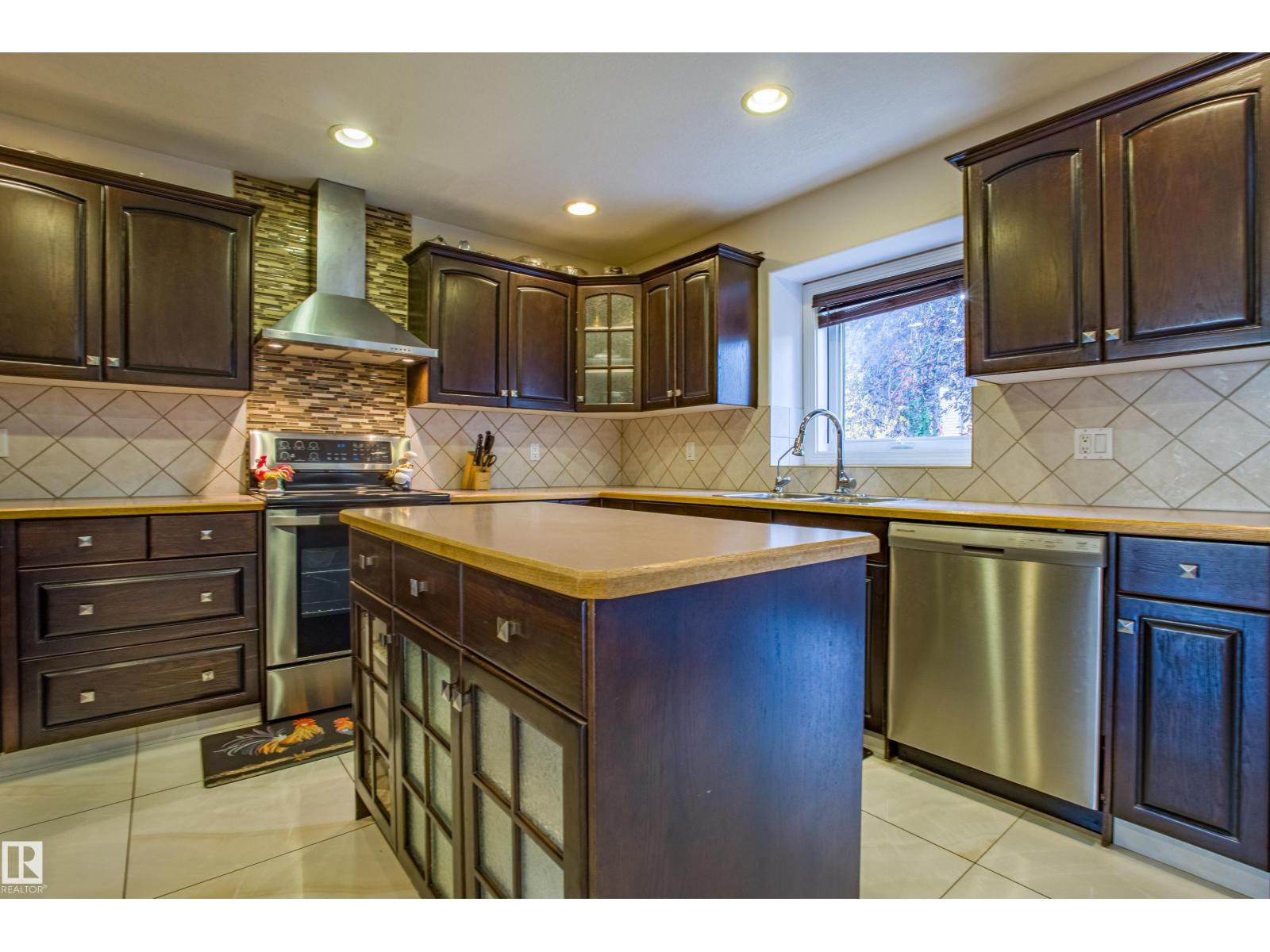 247 LINDSAY CR NW, Edmonton