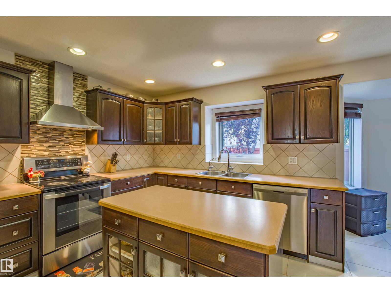 247 LINDSAY CR NW, Edmonton