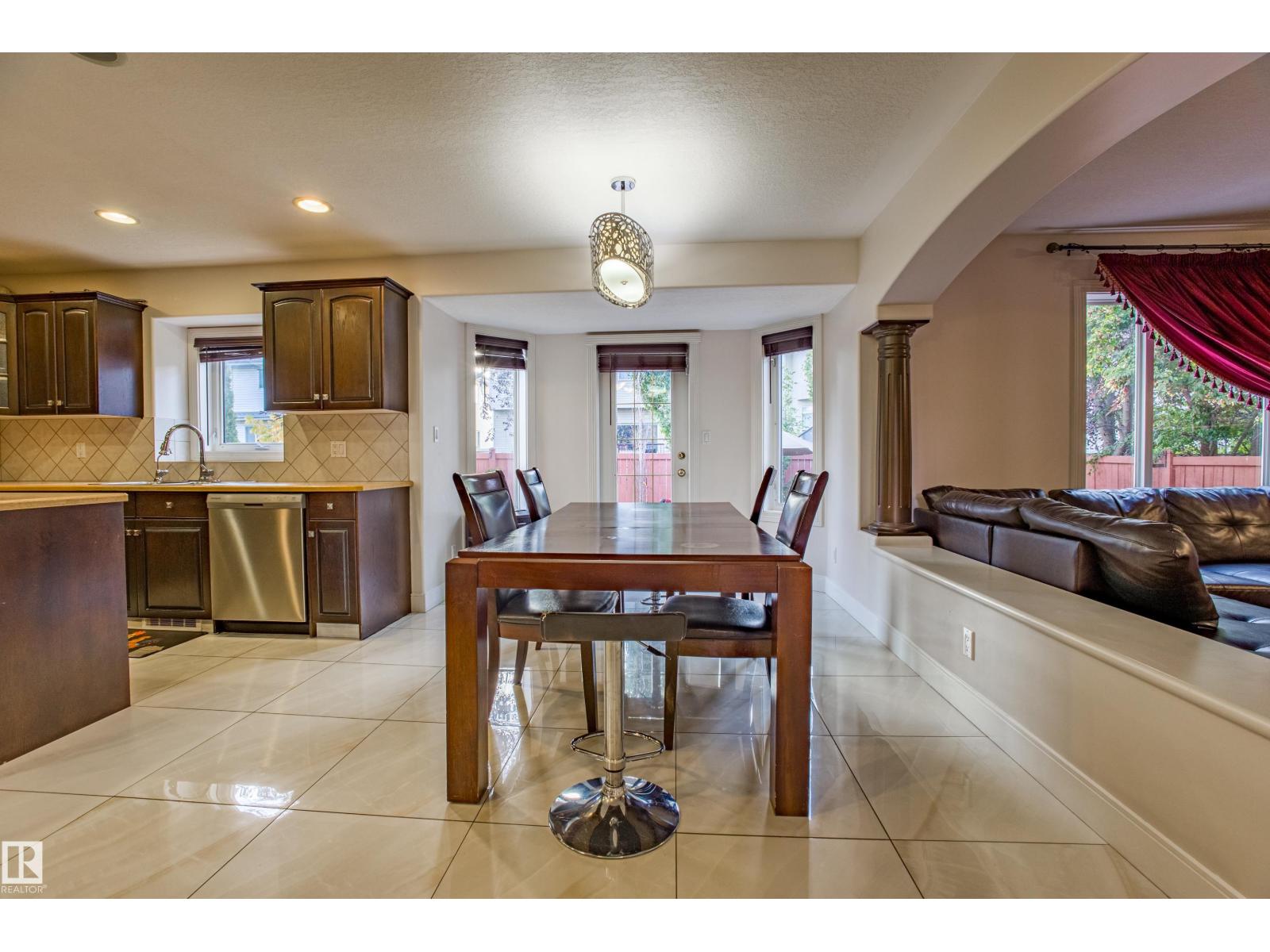 247 LINDSAY CR NW, Edmonton