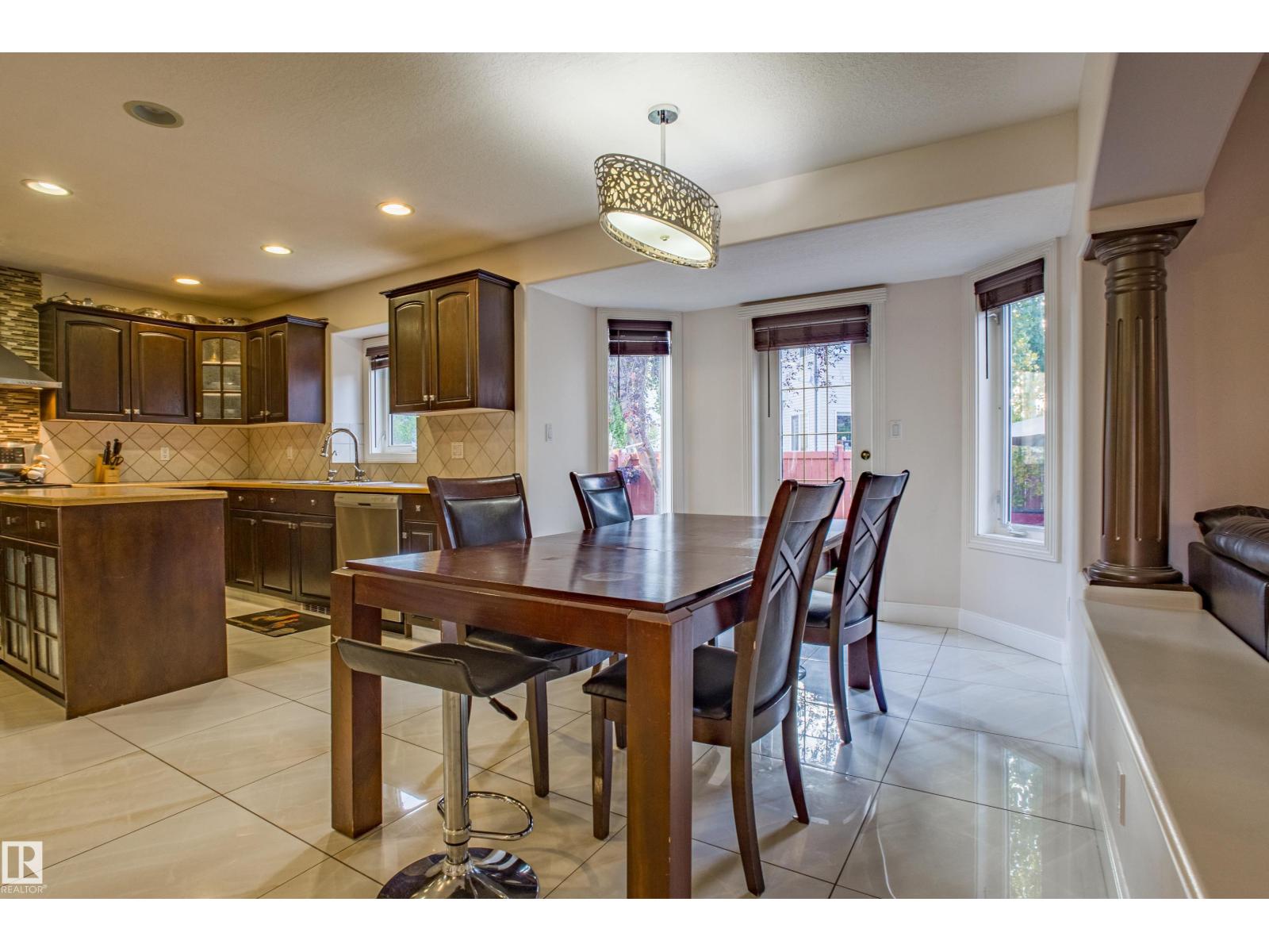 247 LINDSAY CR NW, Edmonton