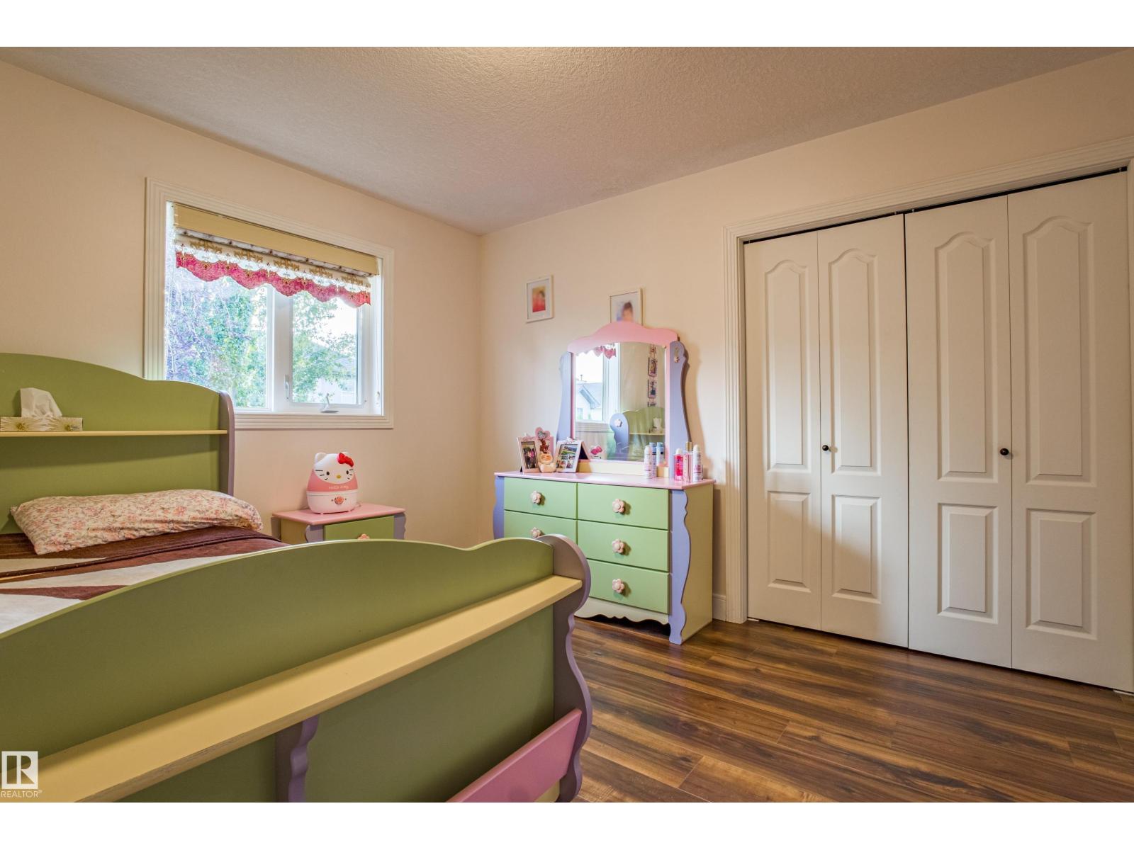 247 LINDSAY CR NW, Edmonton