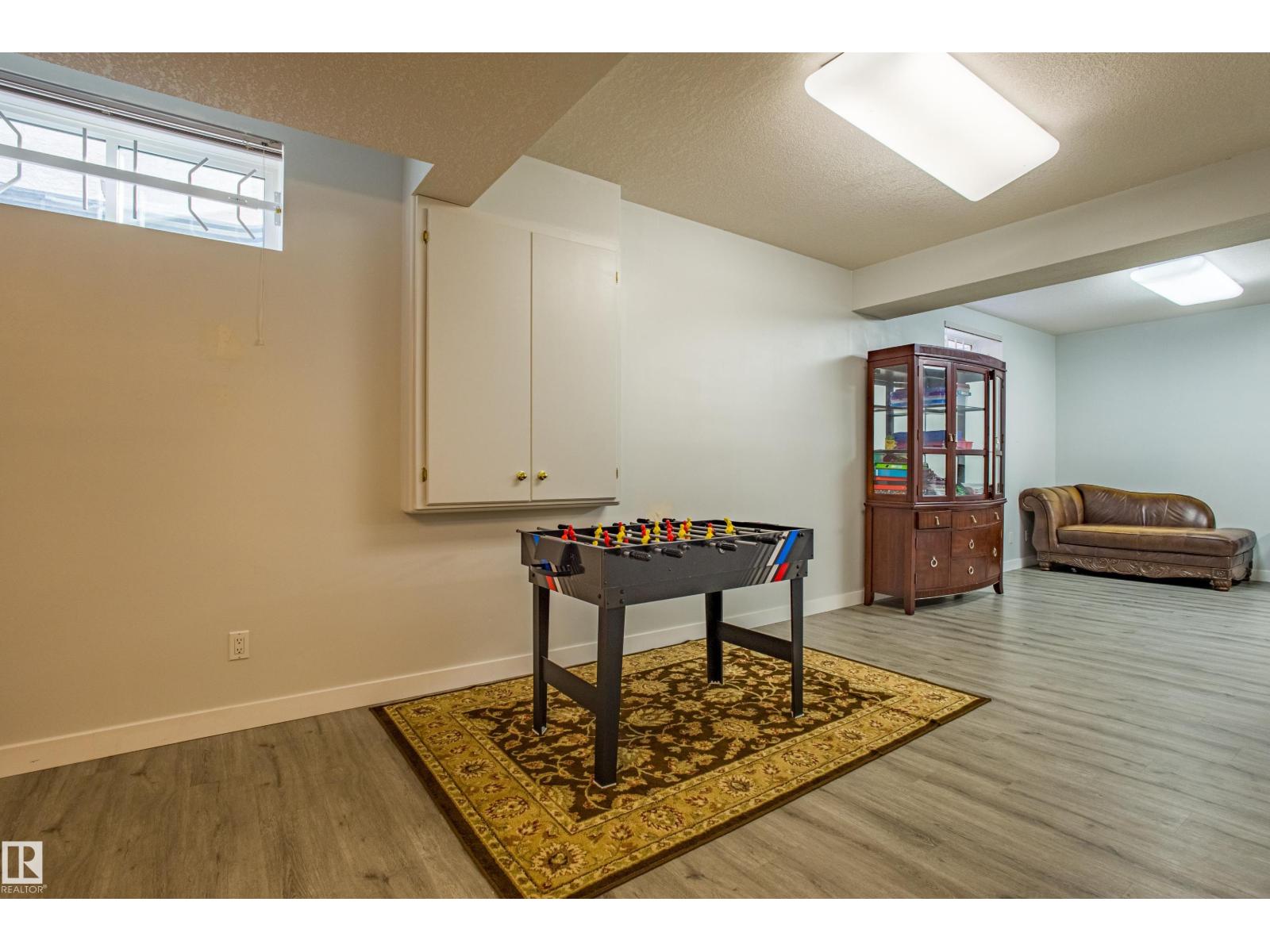 247 LINDSAY CR NW, Edmonton