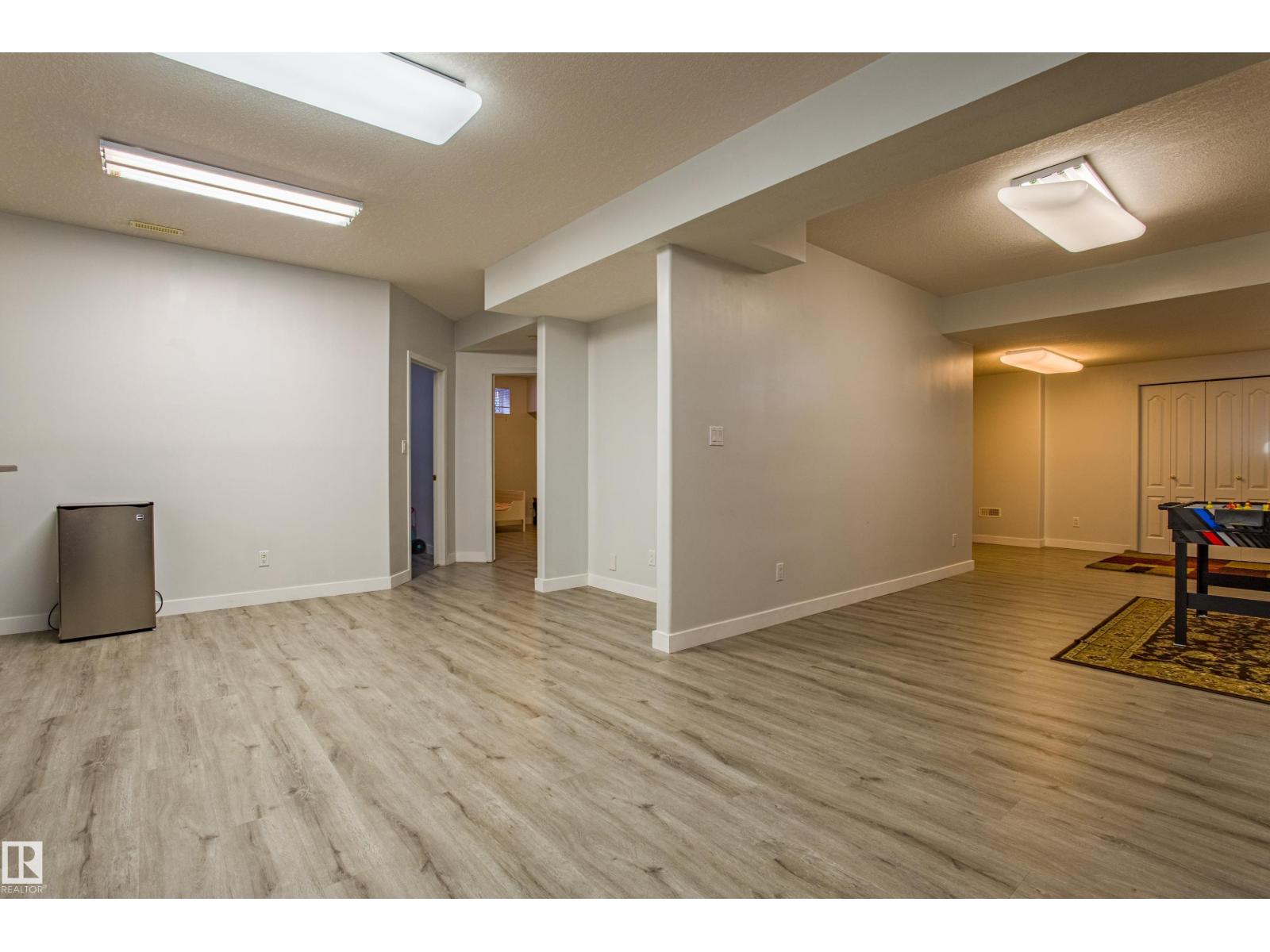 247 LINDSAY CR NW, Edmonton