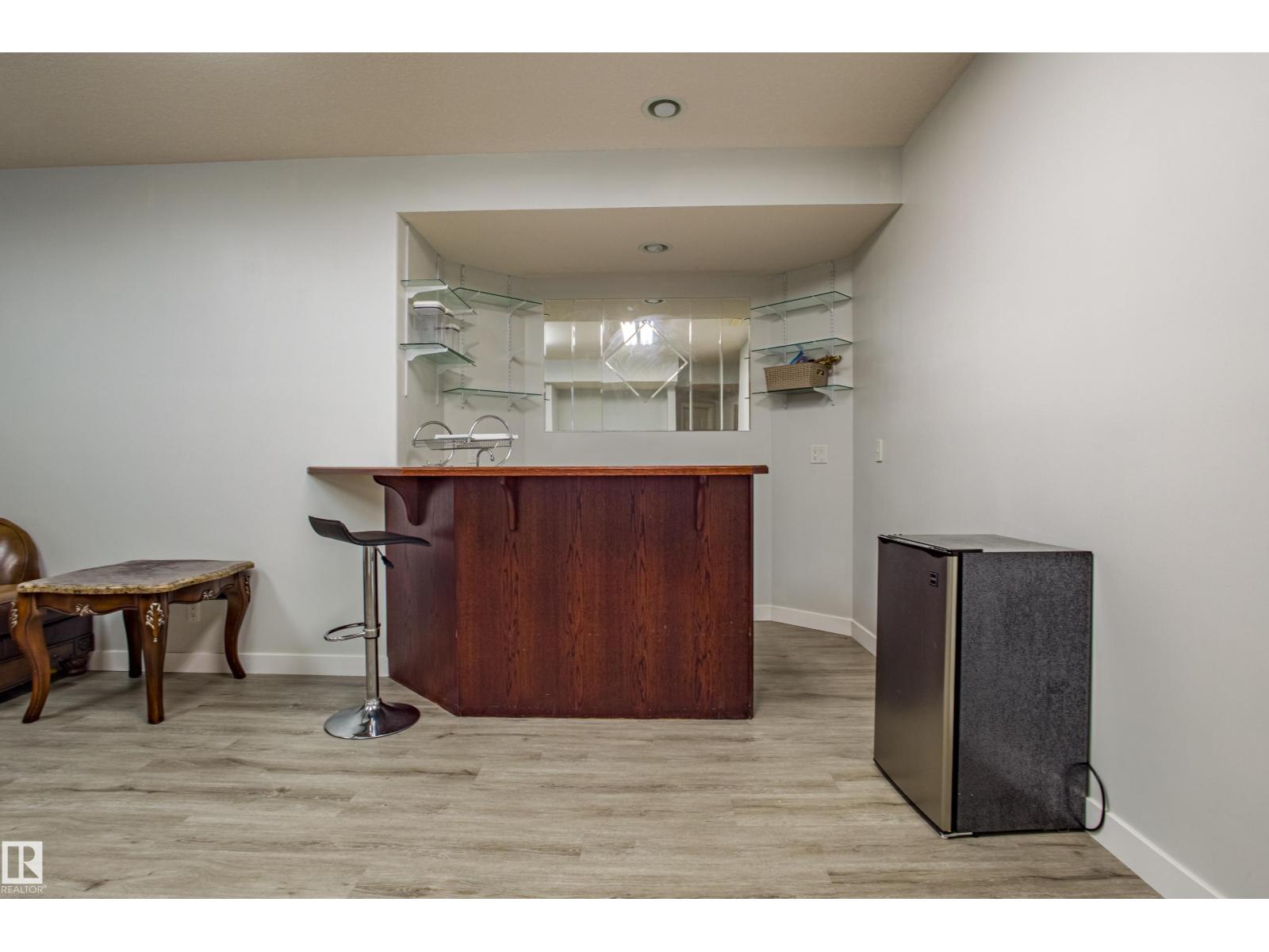 247 LINDSAY CR NW, Edmonton