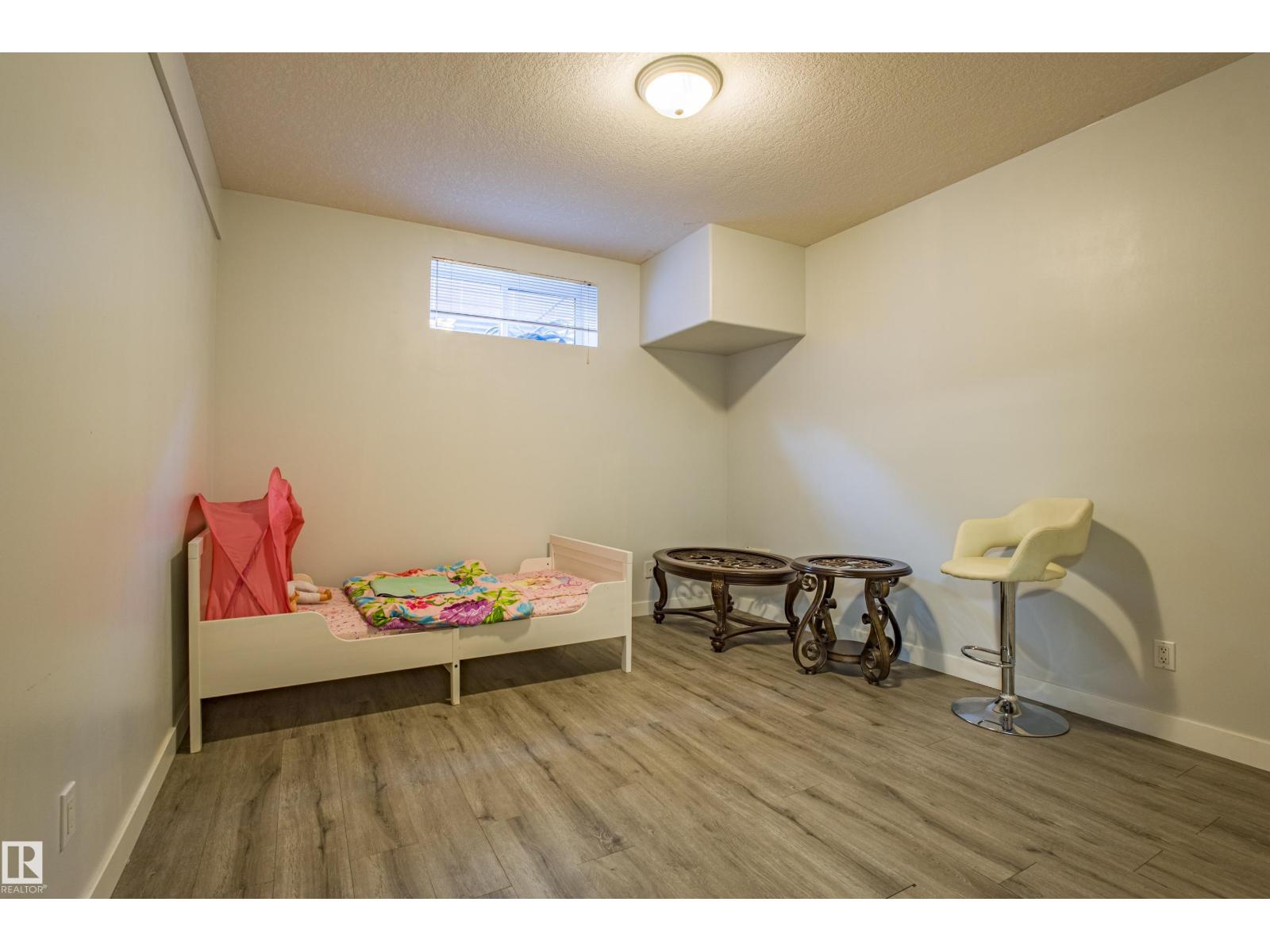 247 LINDSAY CR NW, Edmonton