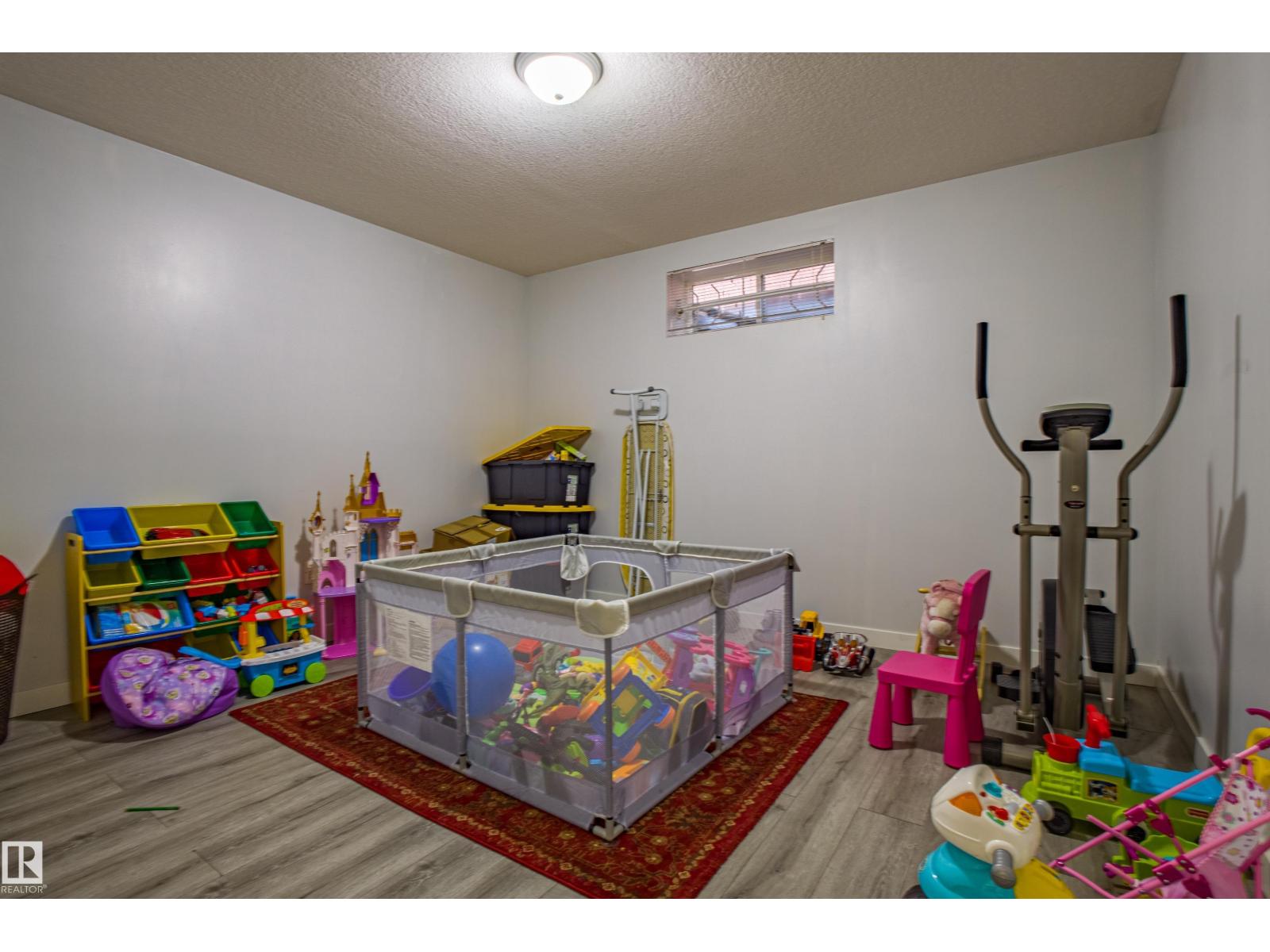 247 LINDSAY CR NW, Edmonton