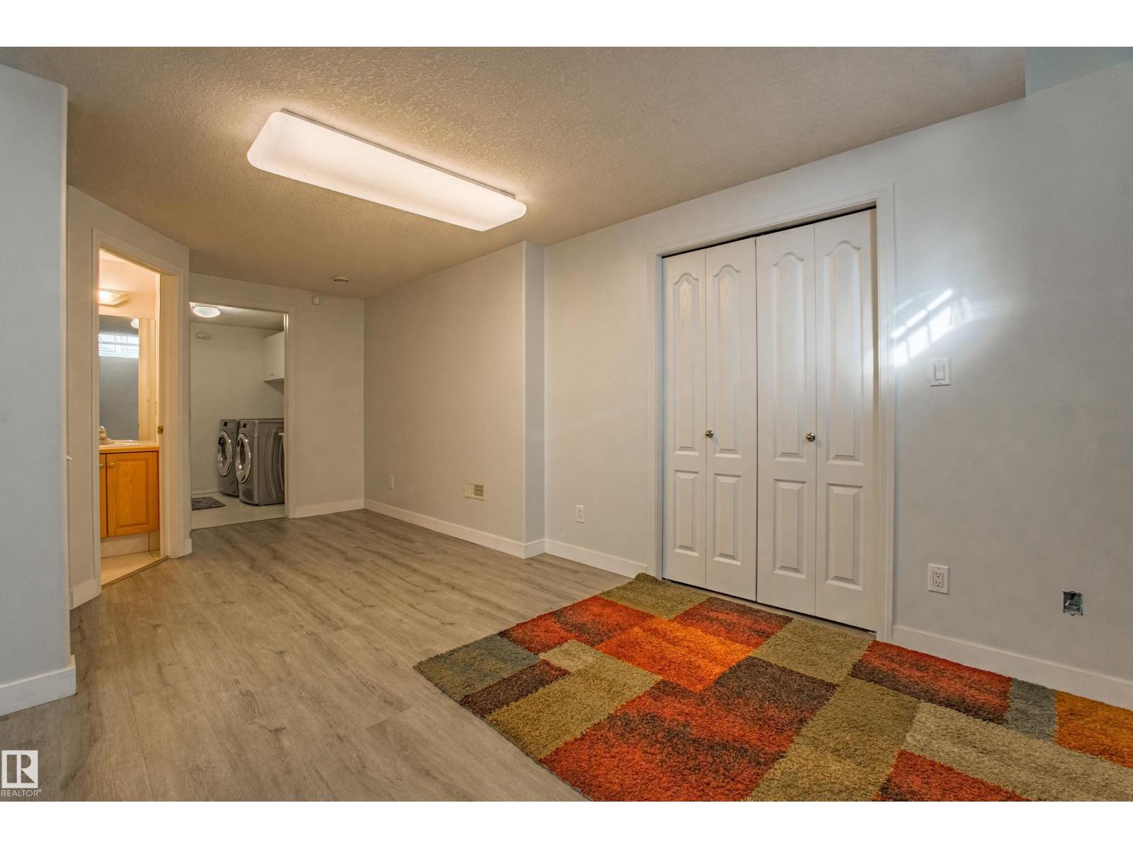 247 LINDSAY CR NW, Edmonton