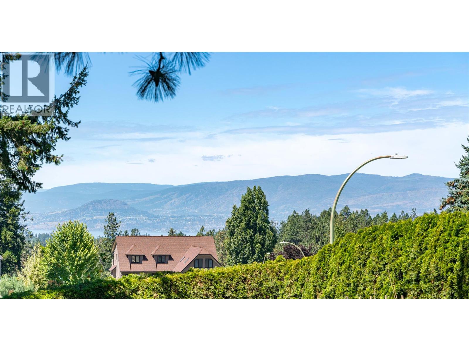  3942 Suncrest Court, Kelowna