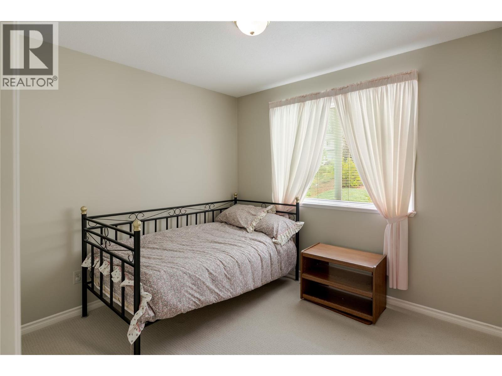  3942 Suncrest Court, Kelowna