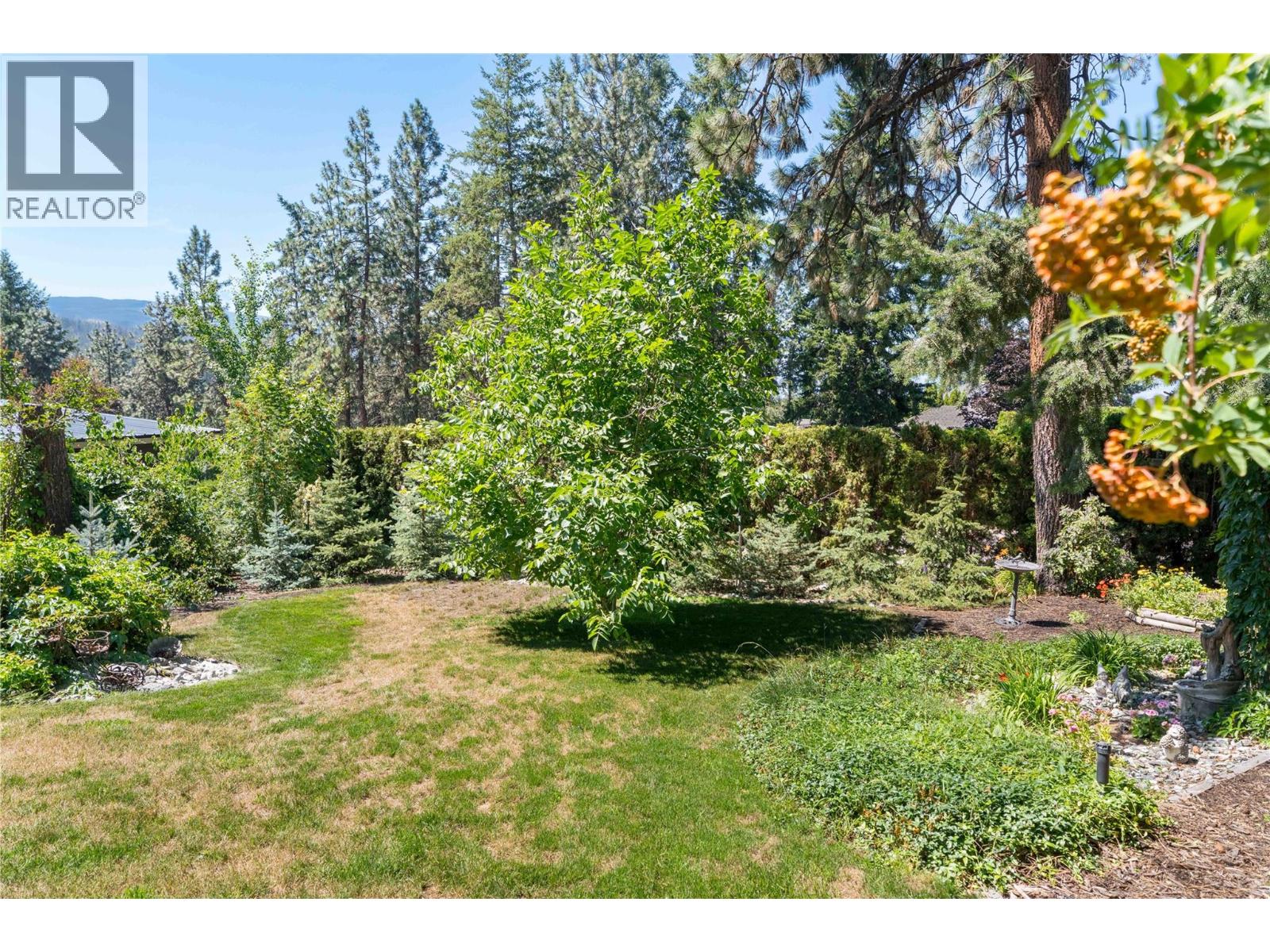  3942 Suncrest Court, Kelowna