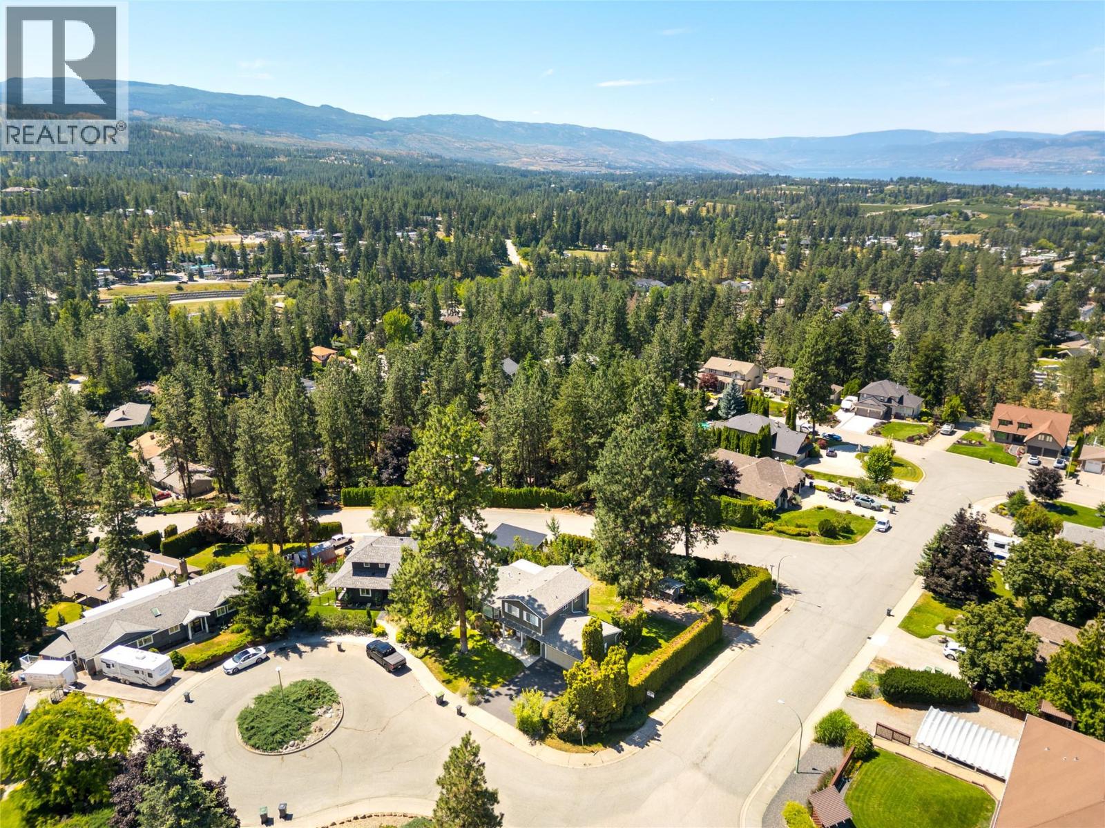  3942 Suncrest Court, Kelowna