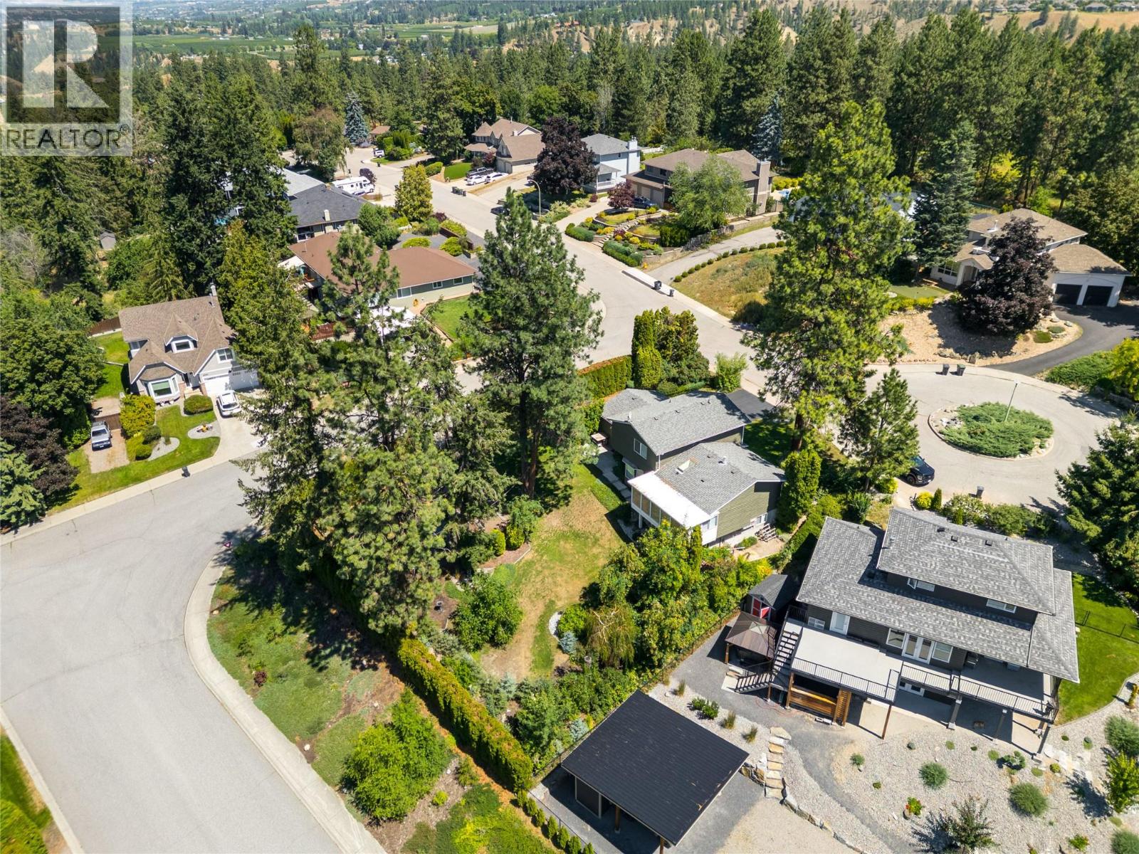  3942 Suncrest Court, Kelowna