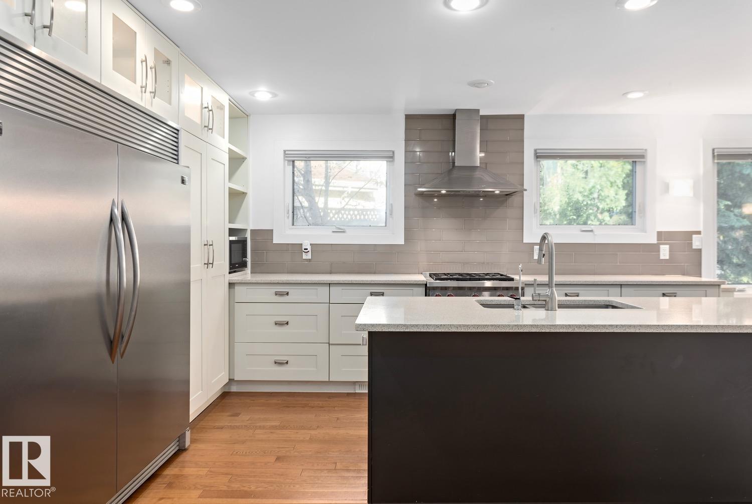 239 WAKINA DR NW, Edmonton