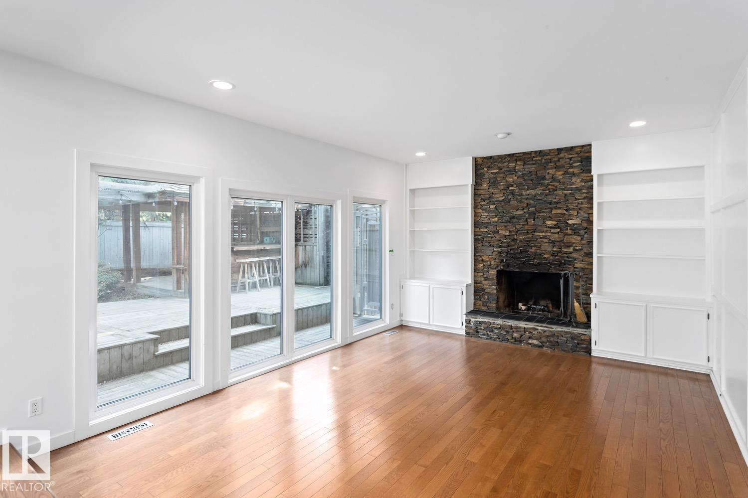 239 WAKINA DR NW, Edmonton