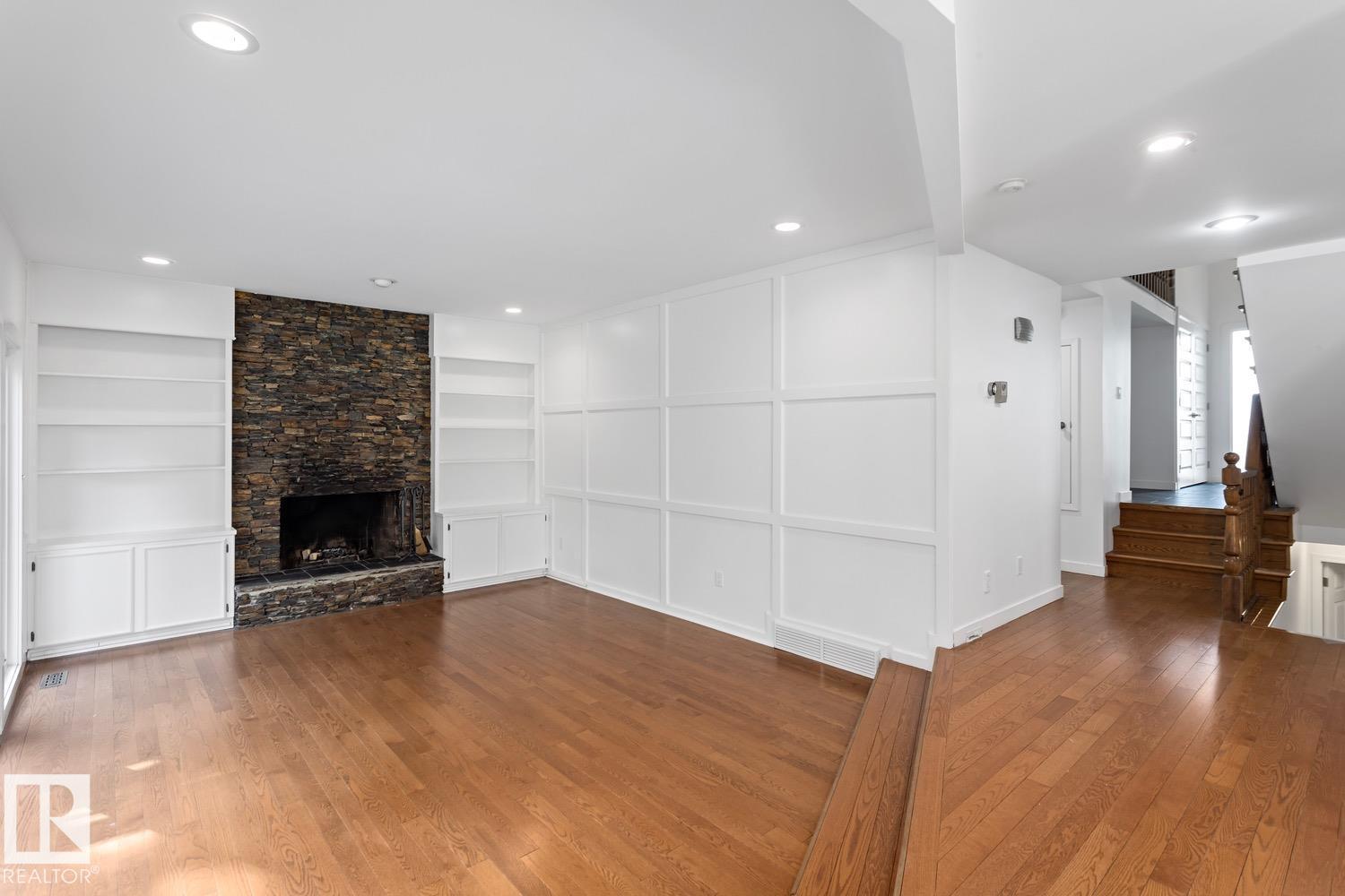 239 WAKINA DR NW, Edmonton