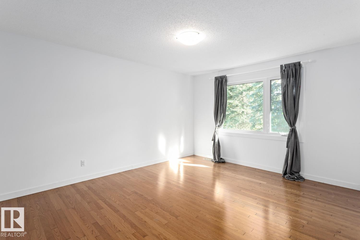 239 WAKINA DR NW, Edmonton