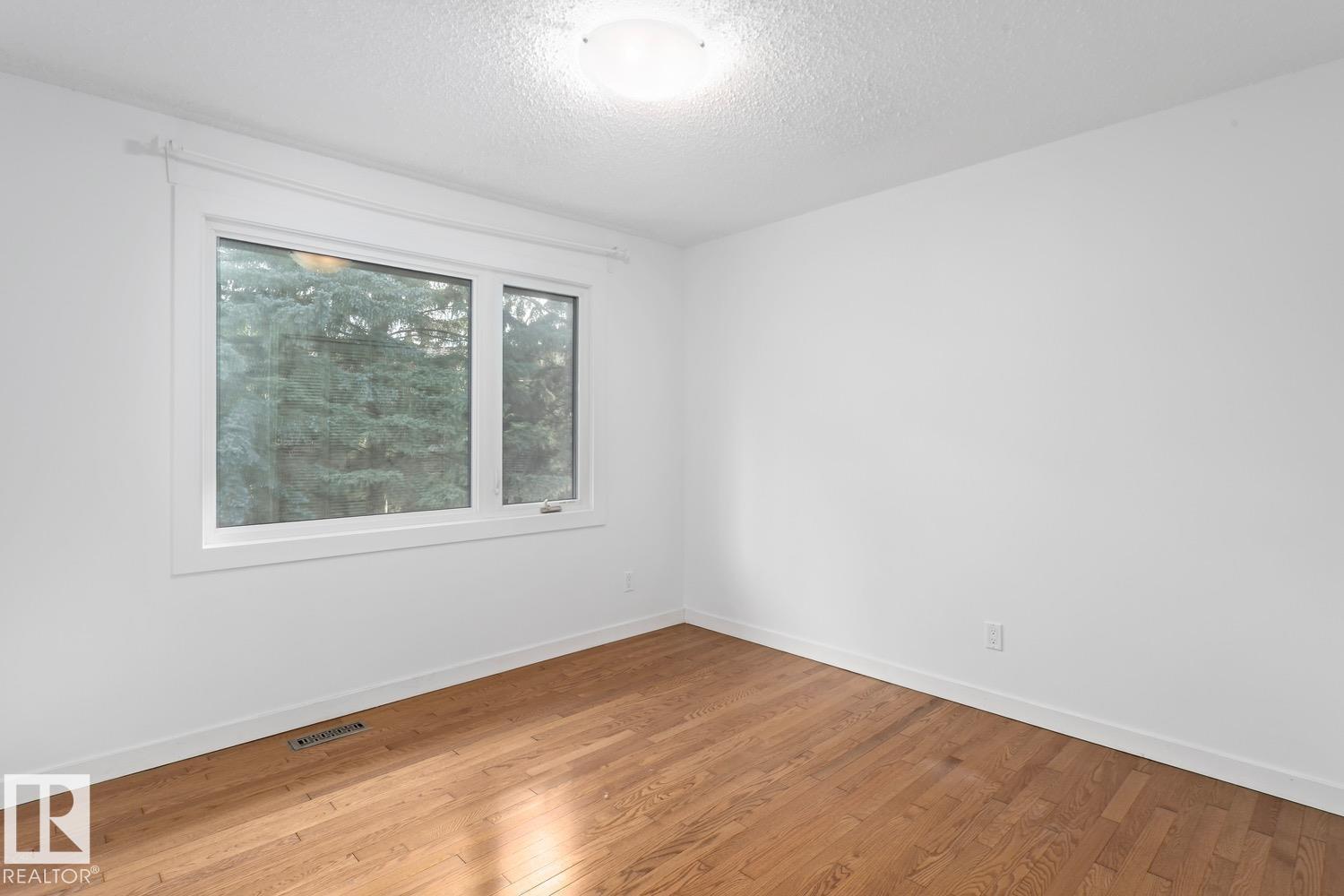 239 WAKINA DR NW, Edmonton