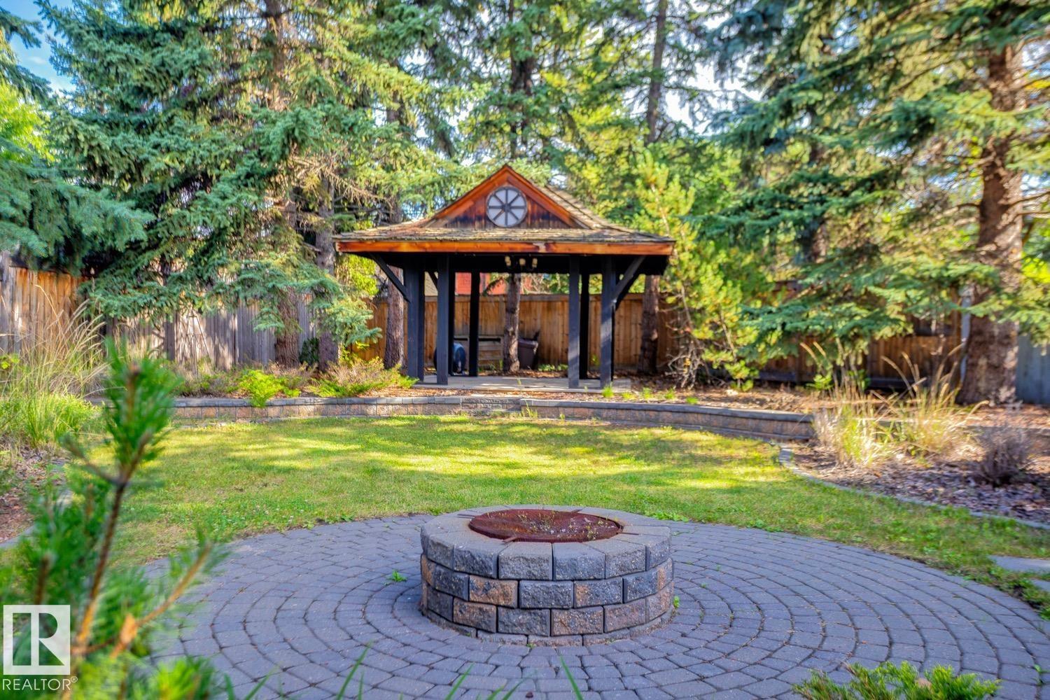 239 WAKINA DR NW, Edmonton