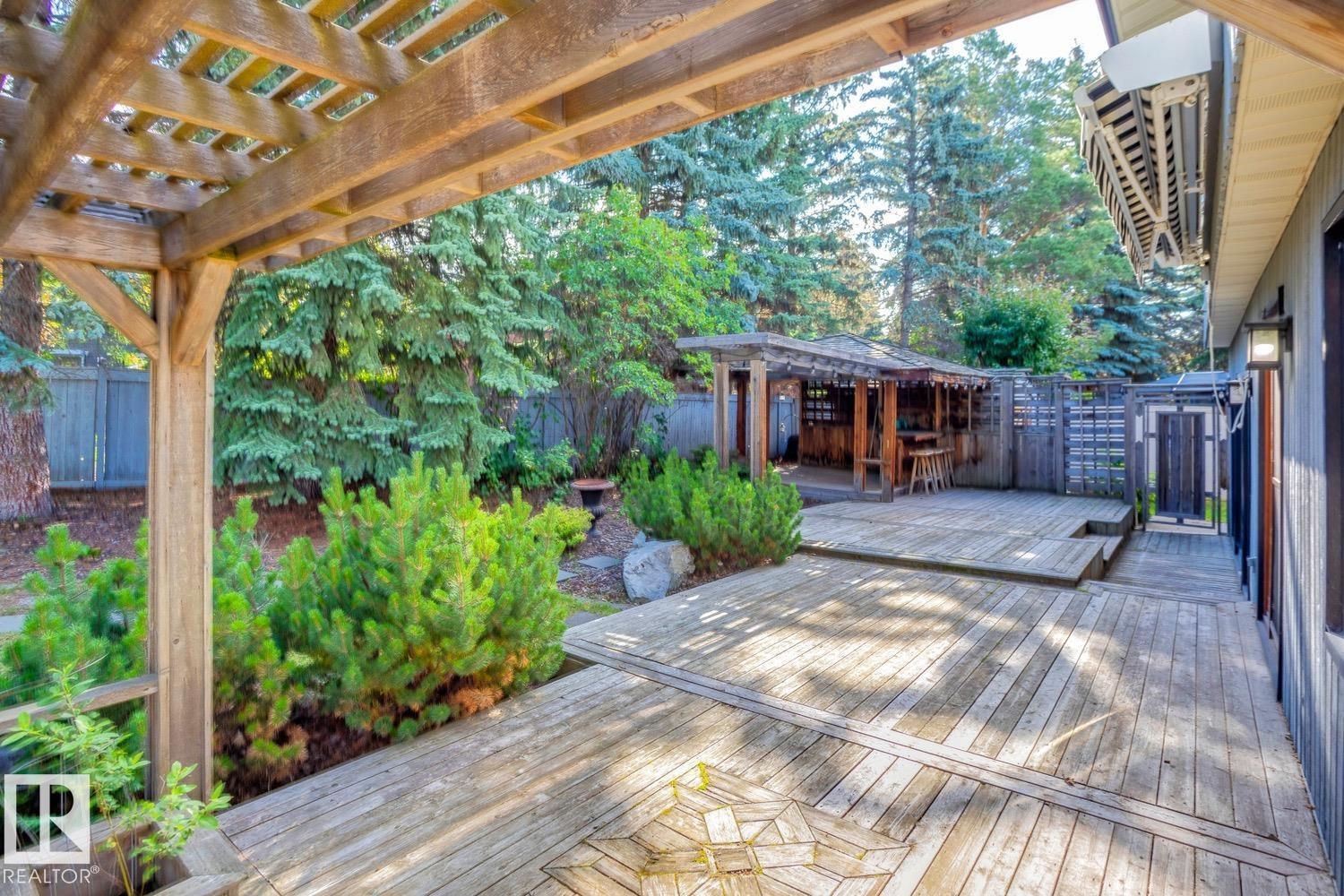 239 WAKINA DR NW, Edmonton