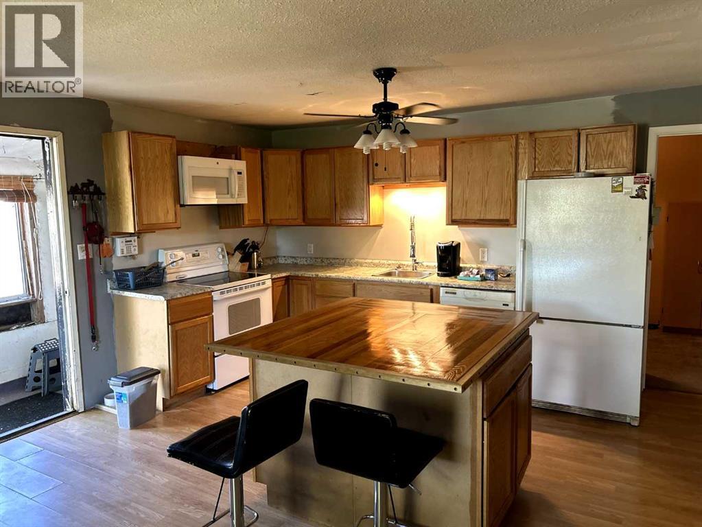 5202 VICTORIA AVENUE - 7