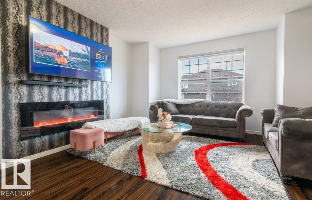 2031 52 ST SW SW, Edmonton