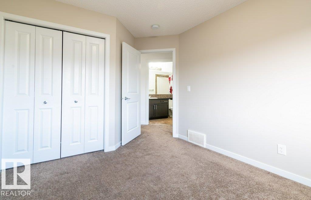 2031 52 ST SW SW, Edmonton