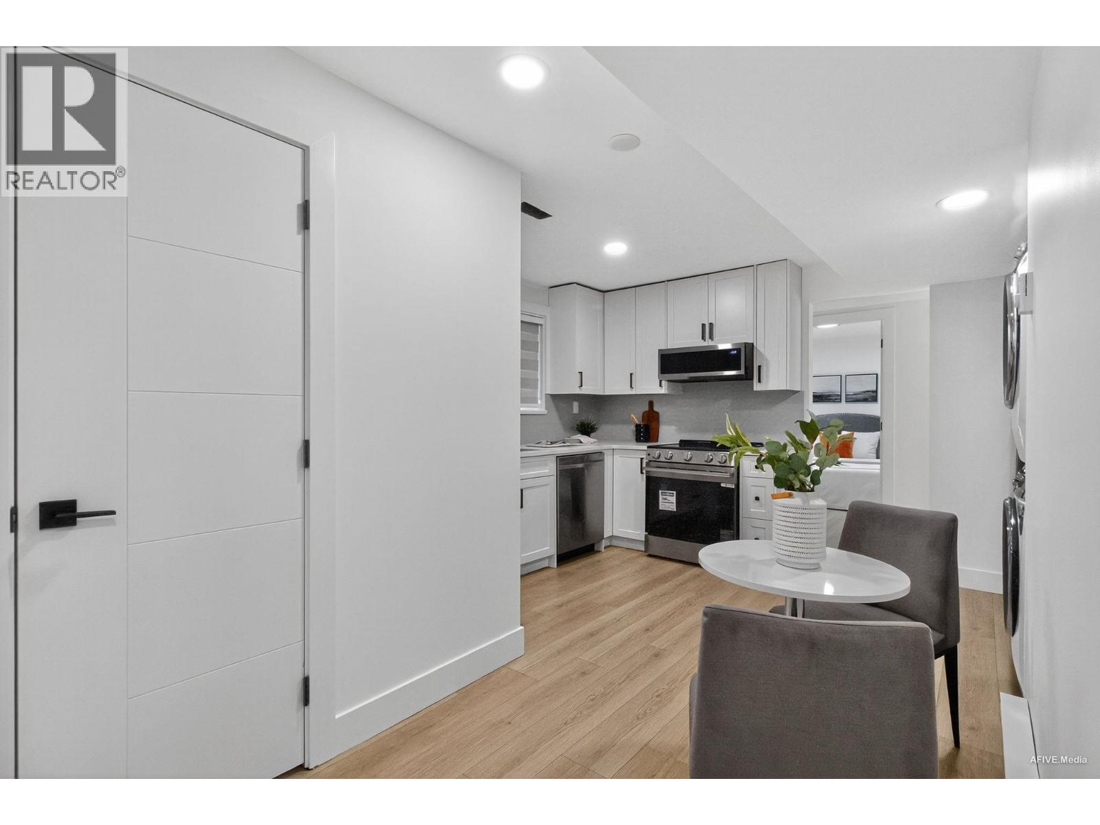 9831 GLENTHORNE DRIVE, Richmond