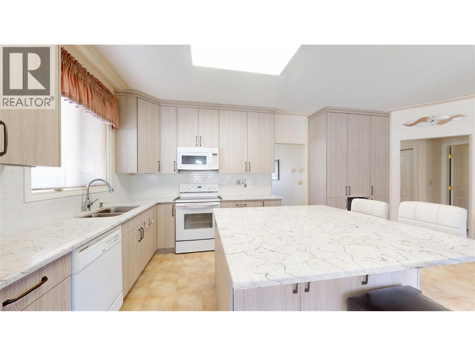 204 3360 Old Okanagan Highway, West Kelowna