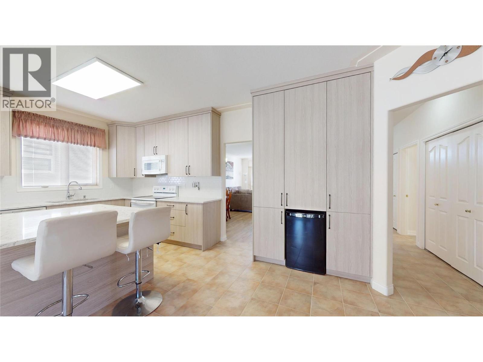 204 3360 Old Okanagan Highway, West Kelowna