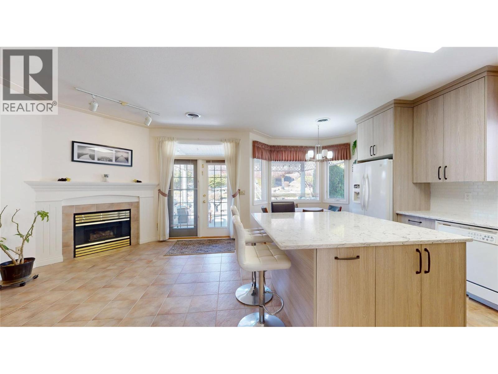 204 3360 Old Okanagan Highway, West Kelowna