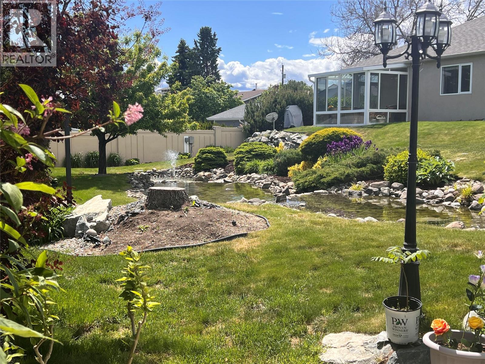 204 3360 Old Okanagan Highway, West Kelowna