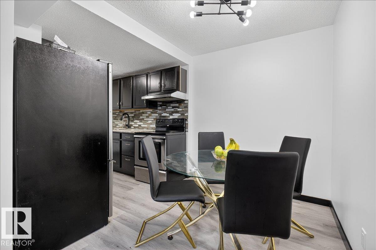 33 AMBERLY CO NW, Edmonton
