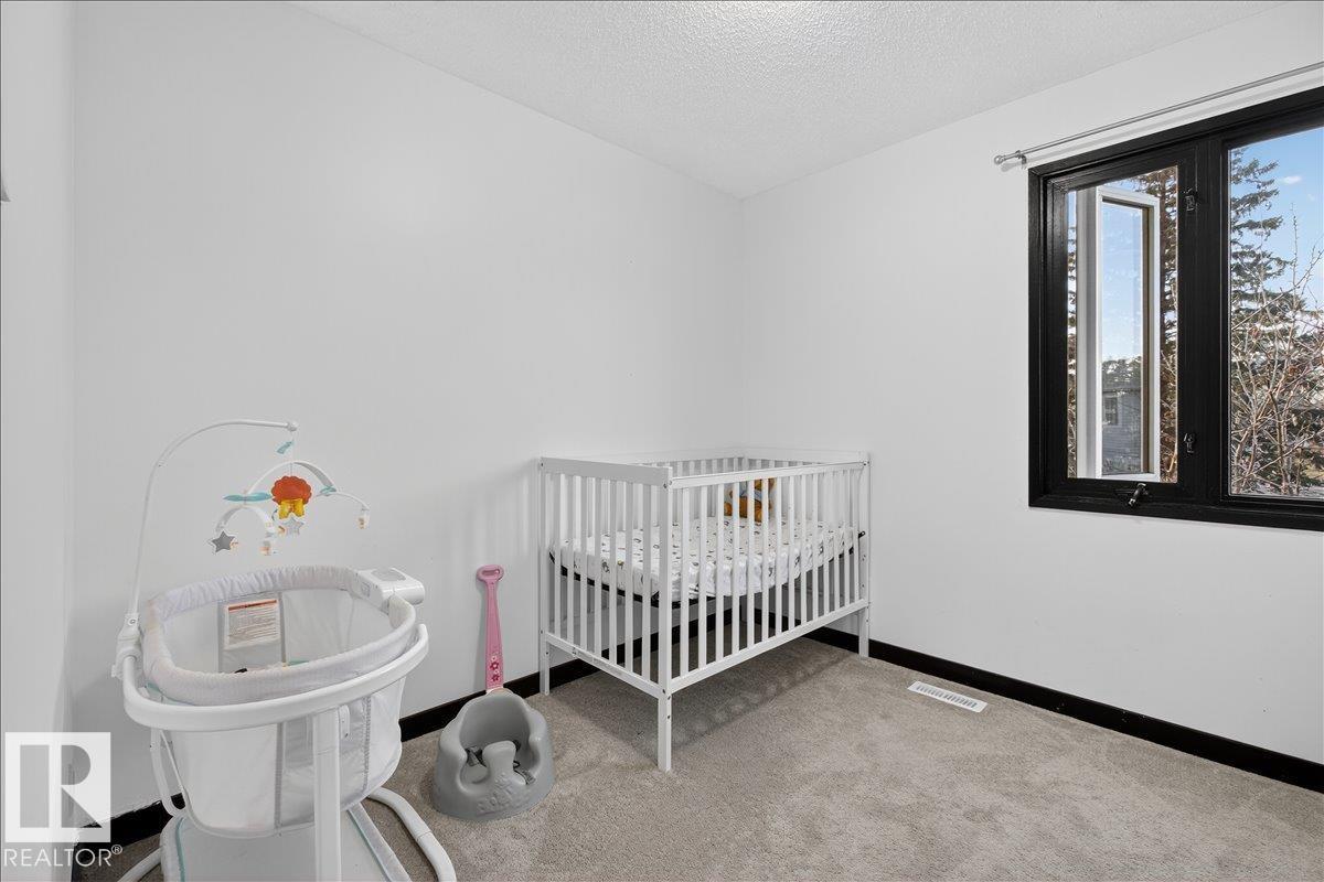 33 AMBERLY CO NW, Edmonton